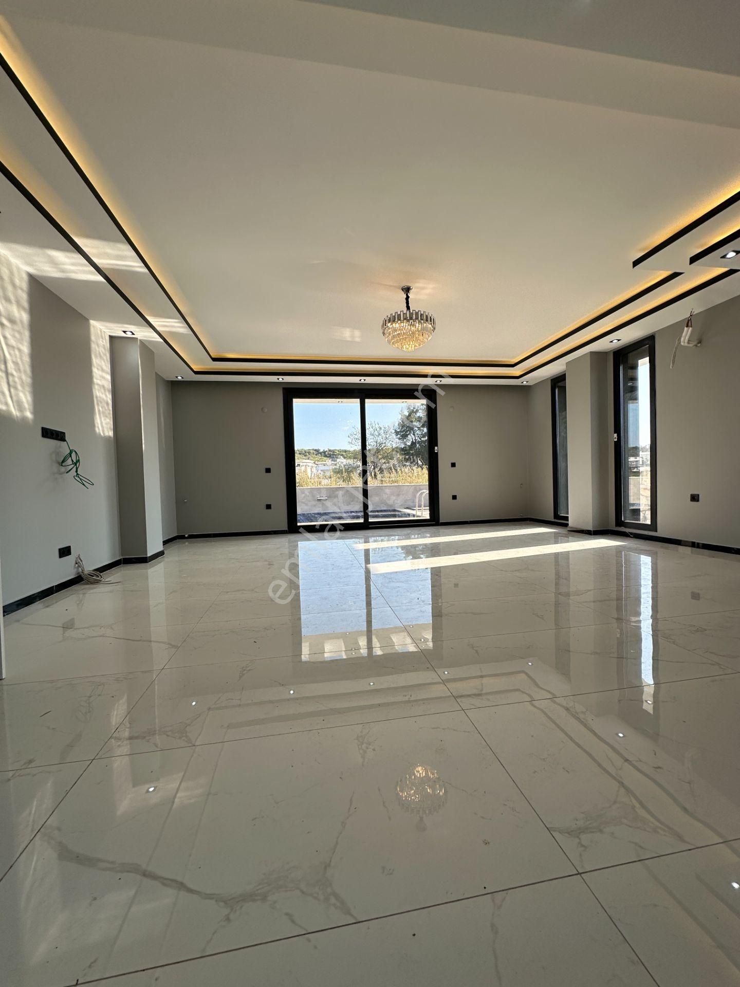 Villacı Onur'dan Fırsat Fiyata Satılık 3+1 Müstakil Havuzlu Lüx Villa - Görsel 14