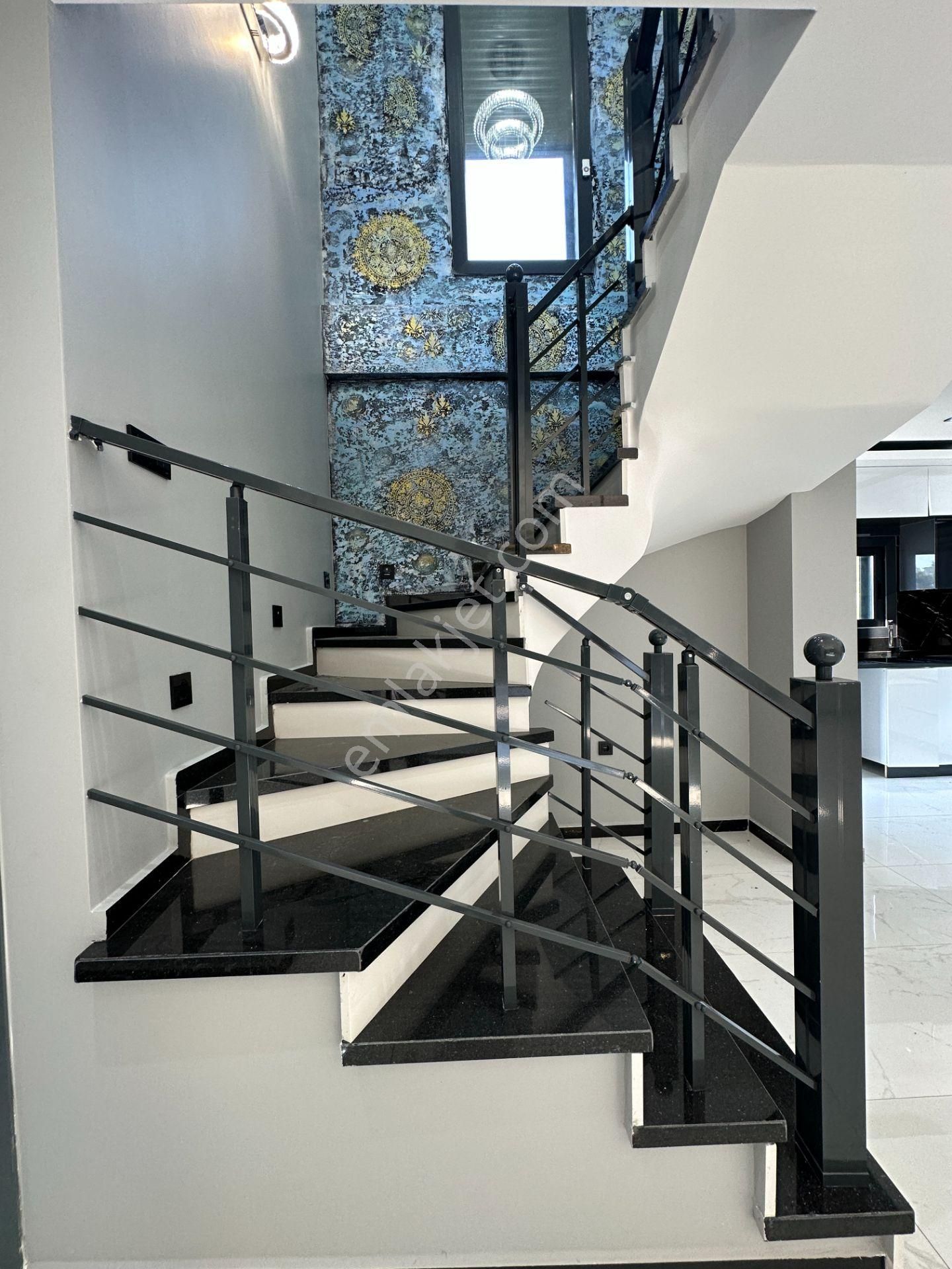 Villacı Onur'dan Fırsat Fiyata Satılık 3+1 Müstakil Havuzlu Lüx Villa - Görsel 18