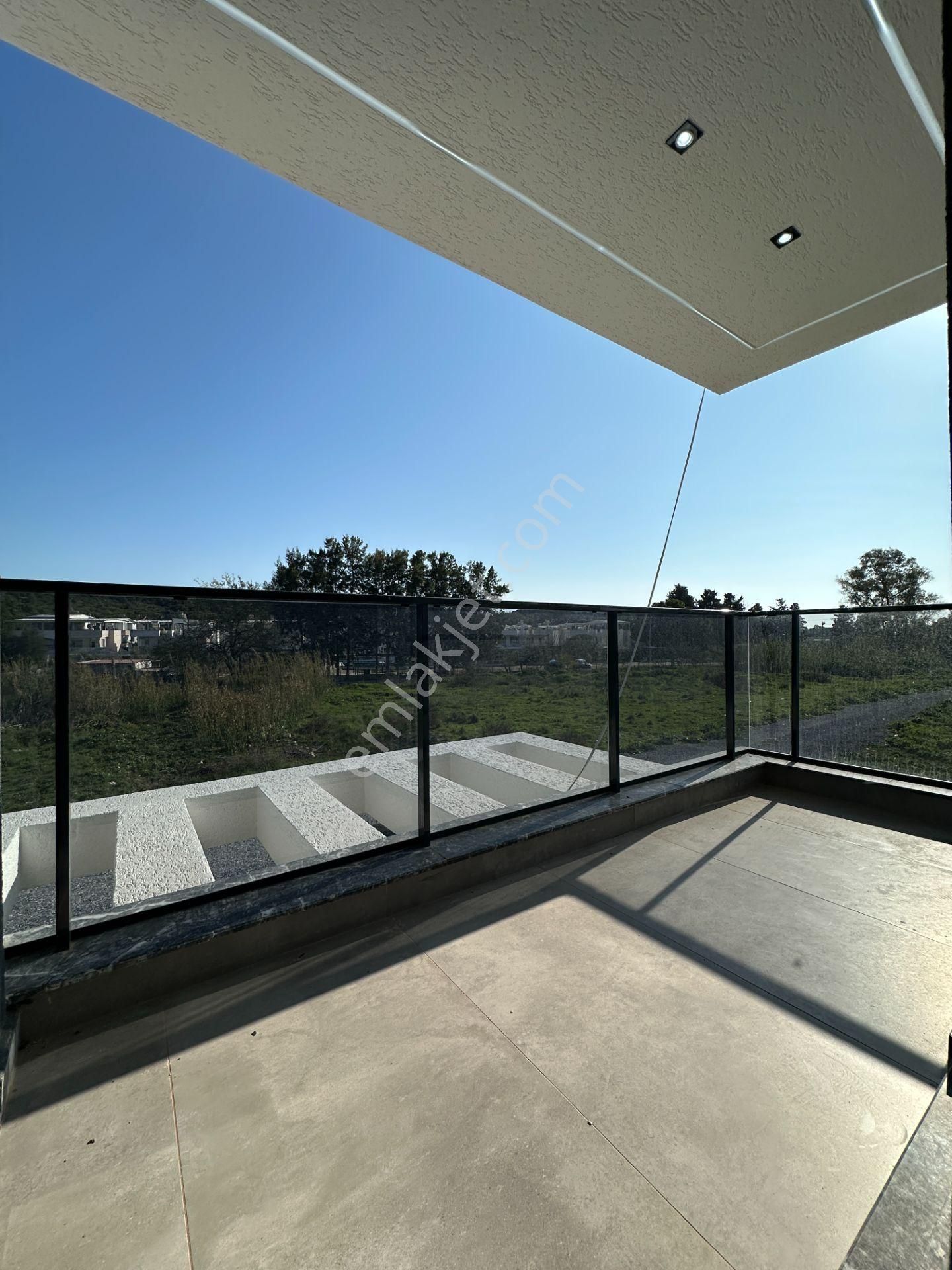 Villacı Onur'dan Fırsat Fiyata Satılık 3+1 Müstakil Havuzlu Lüx Villa - Görsel 31