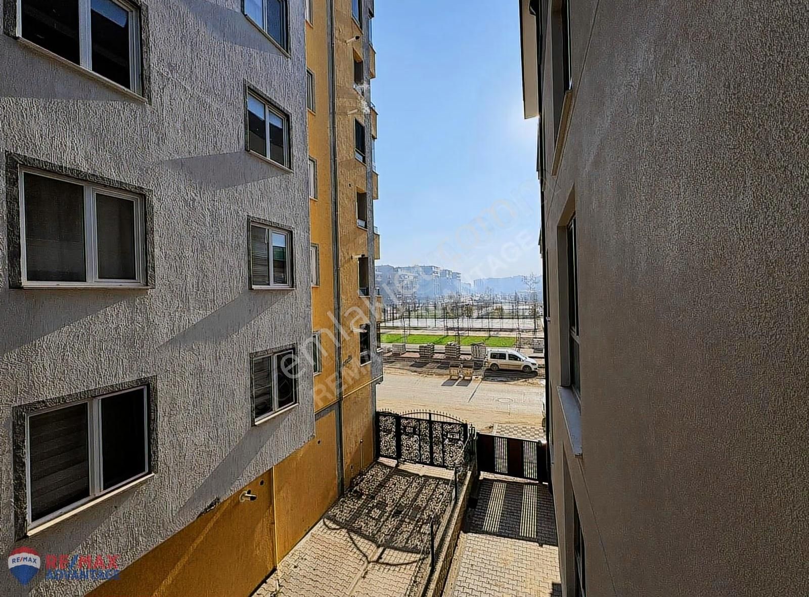 Remax Advantage De Karnur Çilingir Sitesinde Kiralık Daire - Görsel 24