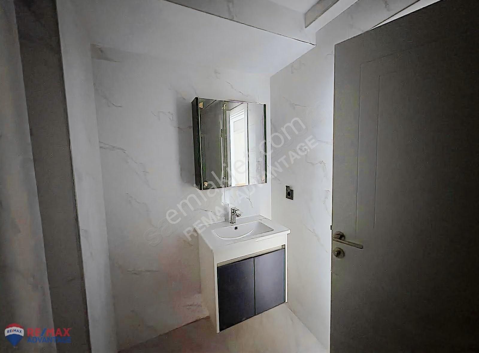 Remax Advantage De Karnur Çilingir Sitesinde Kiralık Daire - Görsel 13