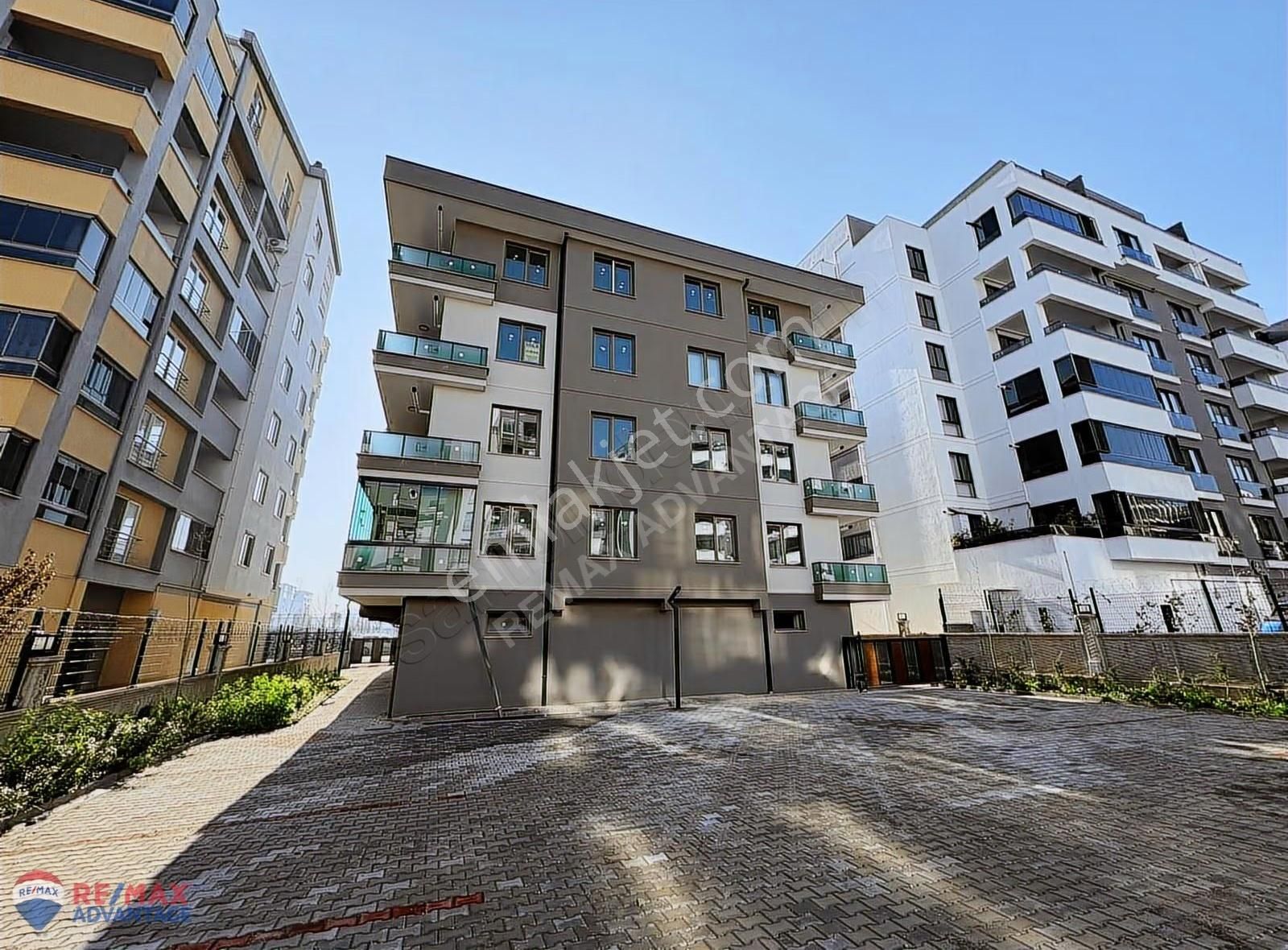 Remax Advantage De Karnur Çilingir Sitesinde Kiralık Daire - Görsel 2