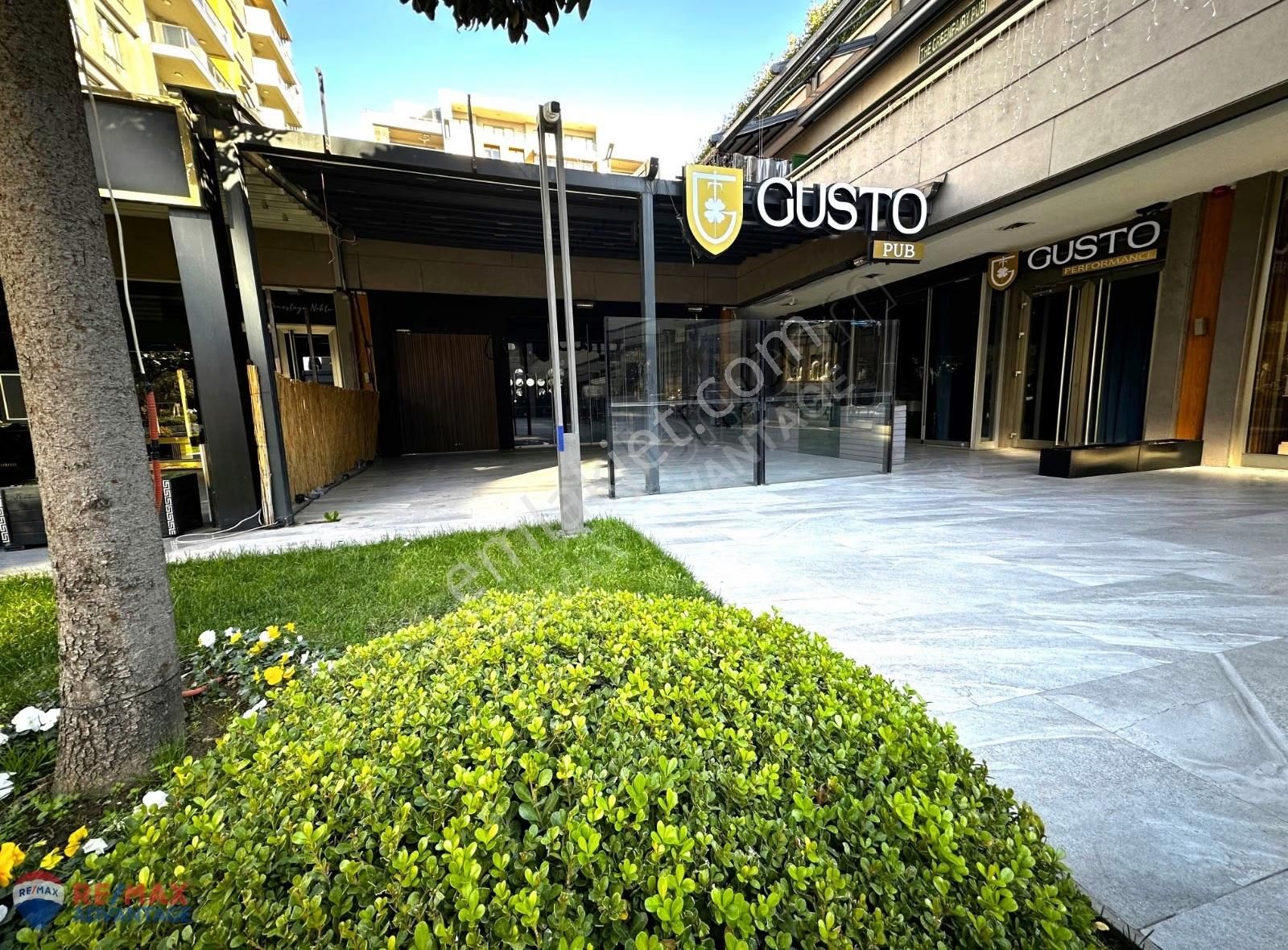 Remax Advantage'dan Turkuaz Plus-fırsat Devren Kiralık Dükkan