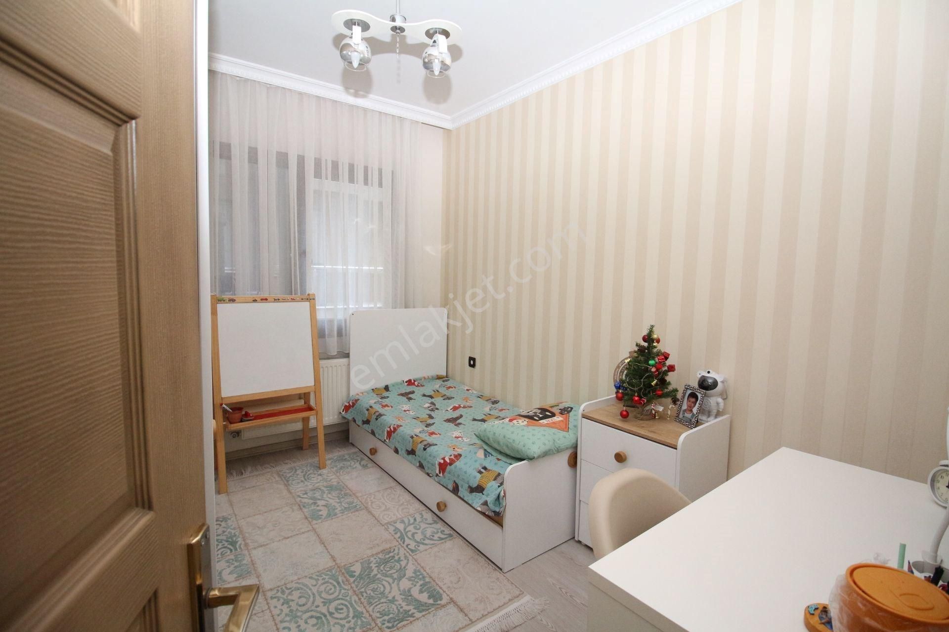 Genç Binada Asansörlü Otoparklı Doğalgazlı - Görsel 17