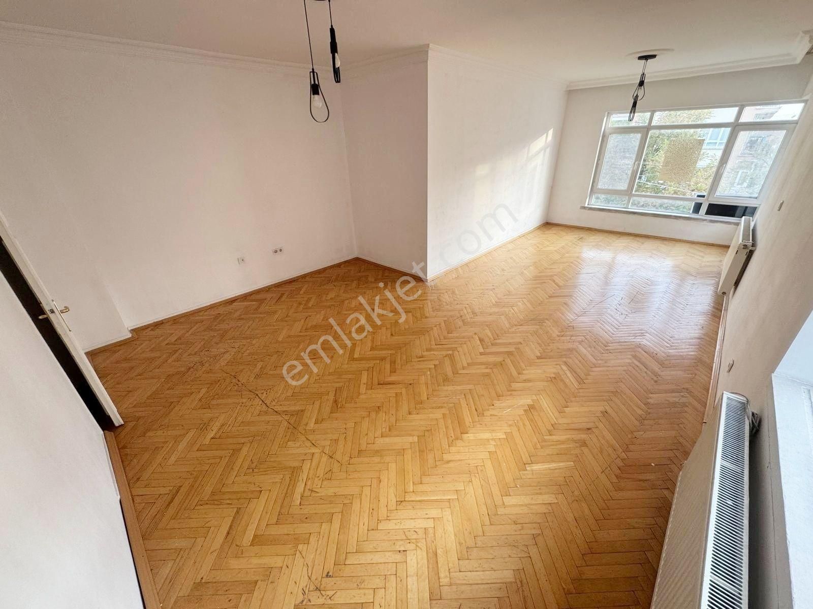 Şehir Has. Yakını Cadde Üstü 3+1 Bağımsız Ortakat Ön Cephe Güney