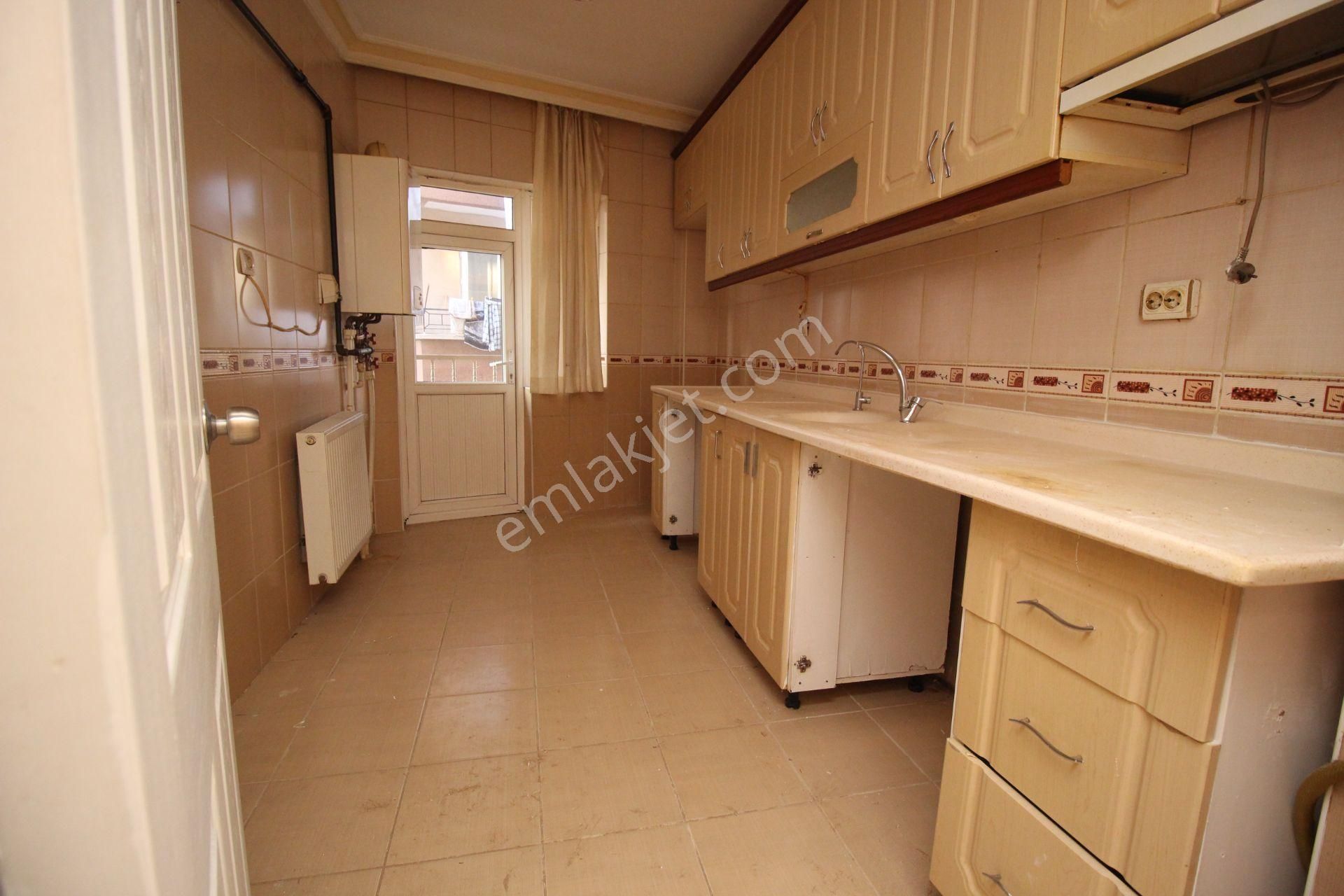 Emre Emlak'tan Piyade'de Katta Ön Cephe Balkonlu 3+1 Satılık Daire - Görsel 2