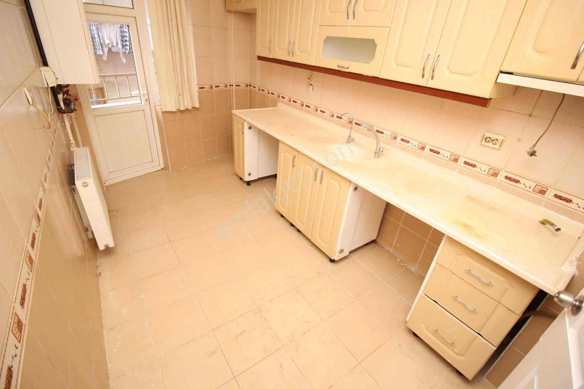 Emre Emlak'tan Piyade'de Katta Ön Cephe Balkonlu 3+1 Satılık Daire - Görsel 4