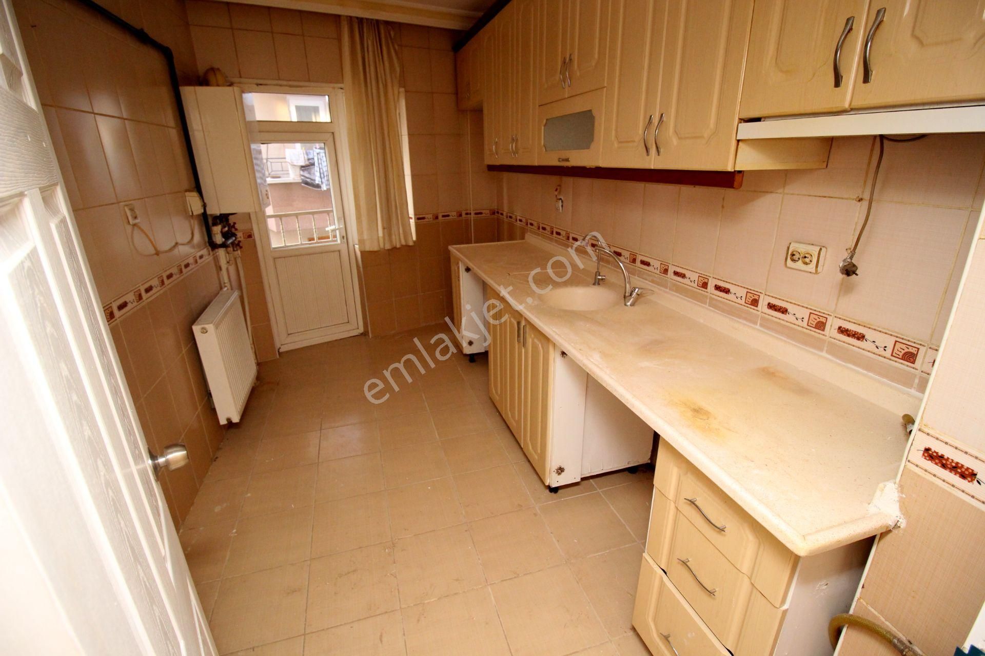 Emre Emlak'tan Piyade'de Katta Ön Cephe Balkonlu 3+1 Satılık Daire - Görsel 3