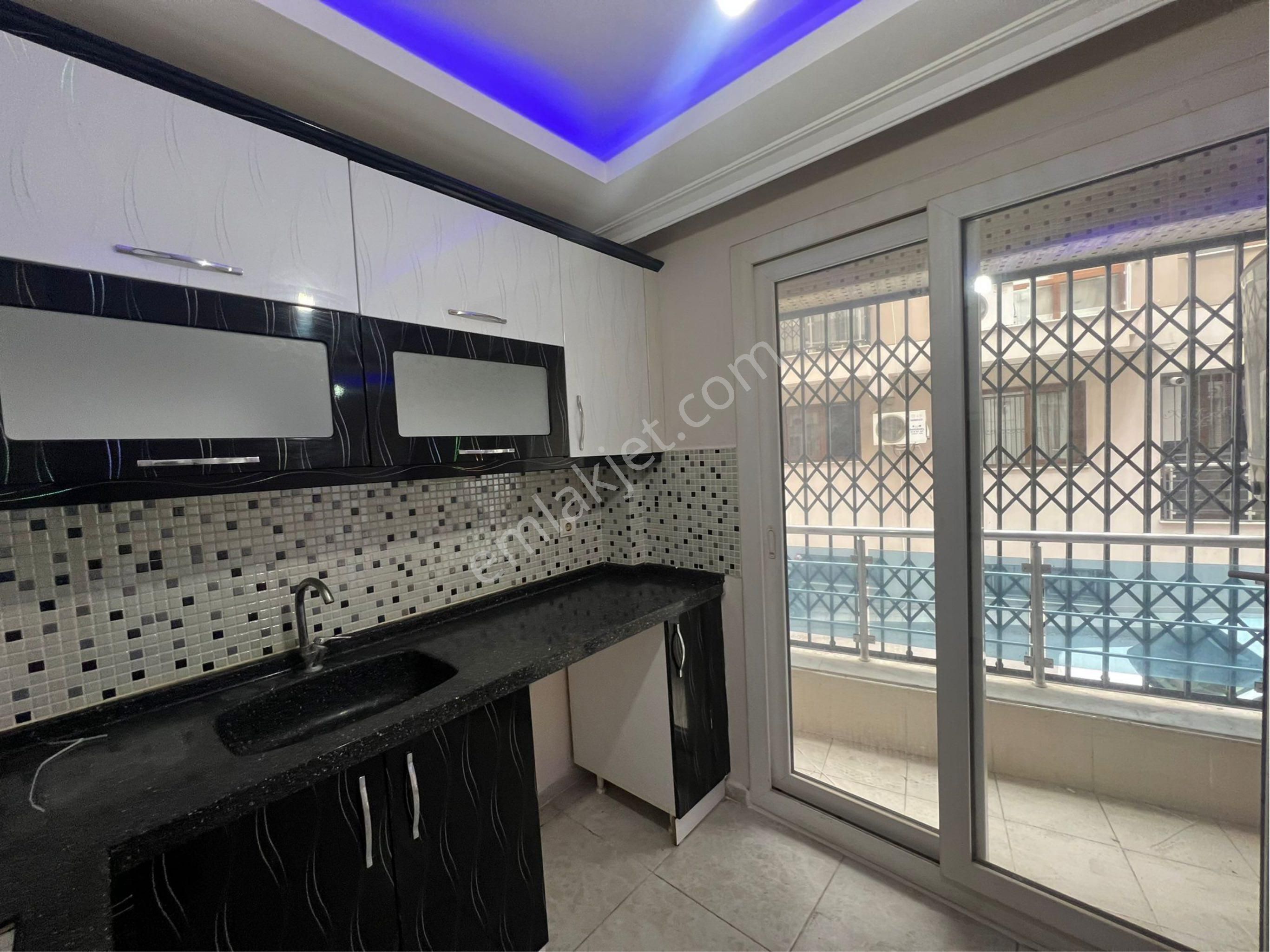 Yeşilyurt Osman Kibar Yakını 2+1 Arakat Oturuma Hazır Satılık