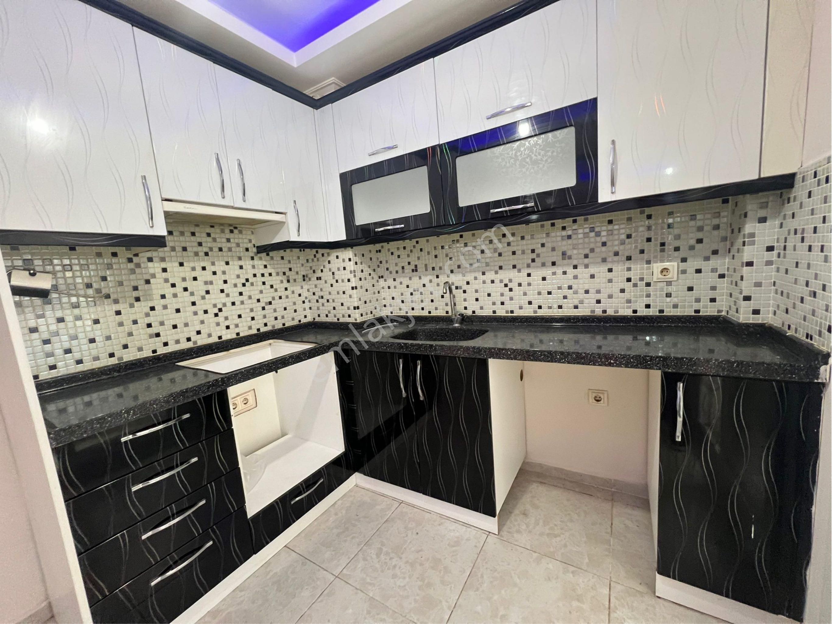 Yeşilyurt Osman Kibar Yakını 2+1 Arakat Oturuma Hazır Satılık - Görsel 3