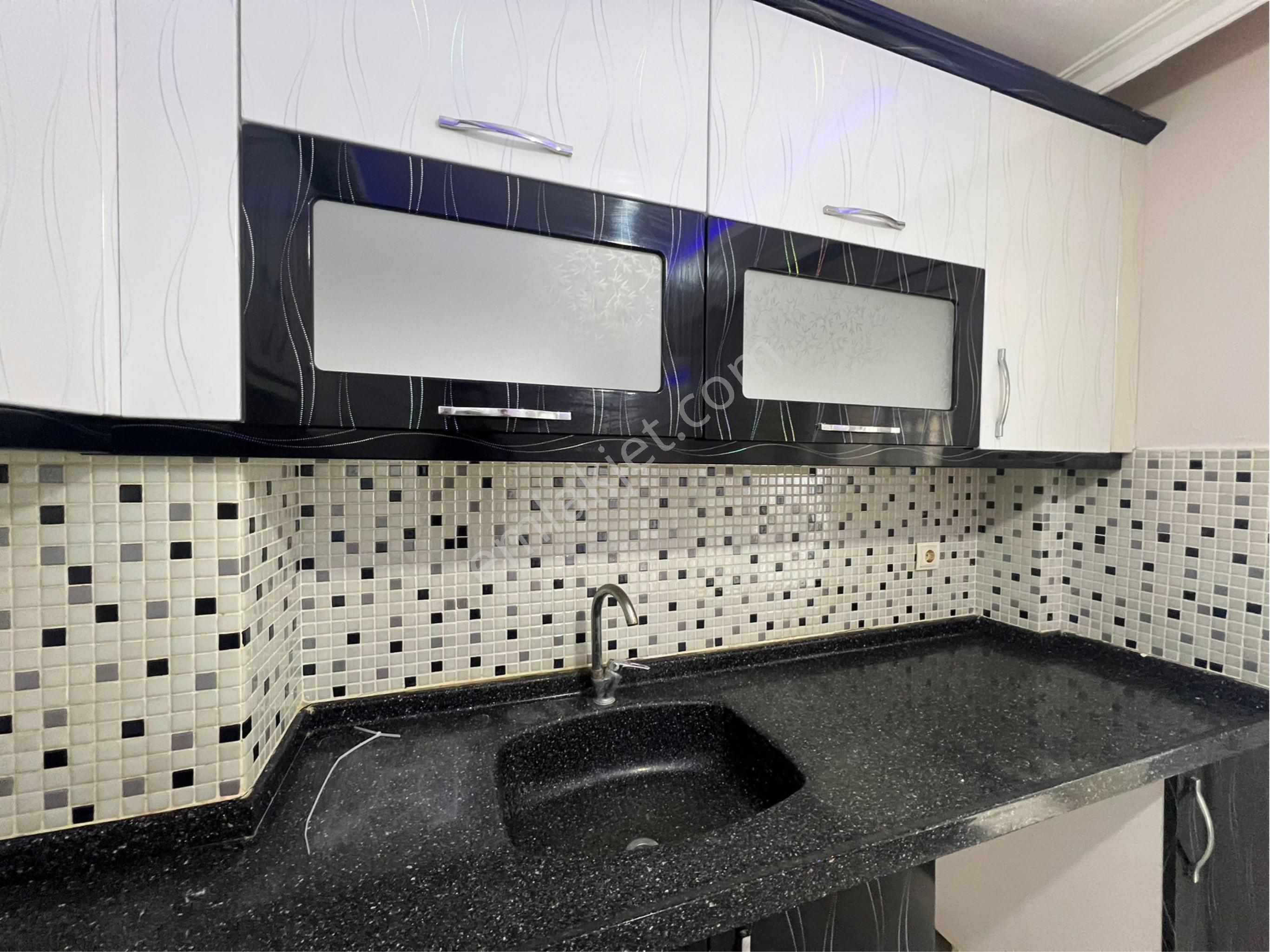 Yeşilyurt Osman Kibar Yakını 2+1 Arakat Oturuma Hazır Satılık - Görsel 2