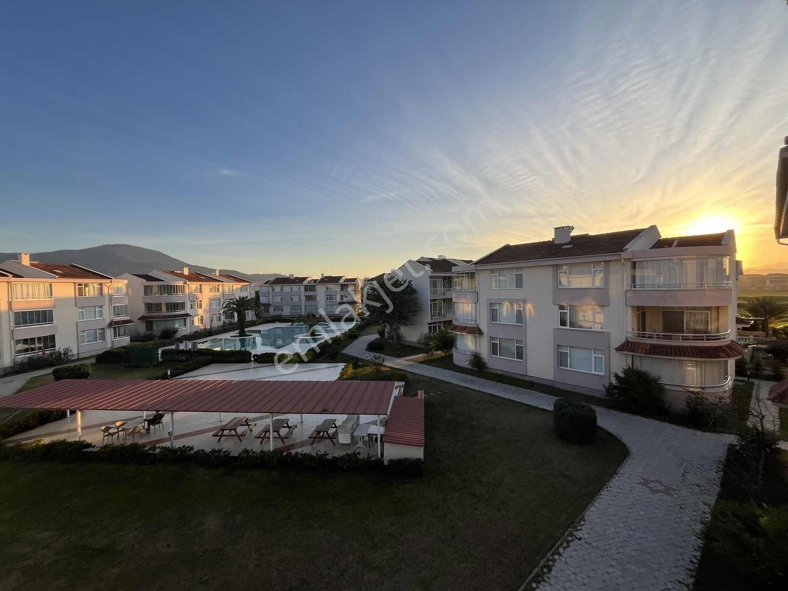 Lalezar Sitesinde Eşyalı Kiralık Daire - Görsel 4