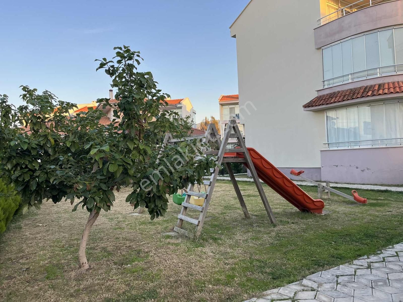 Lalezar Sitesinde Eşyalı Kiralık Daire - Görsel 3