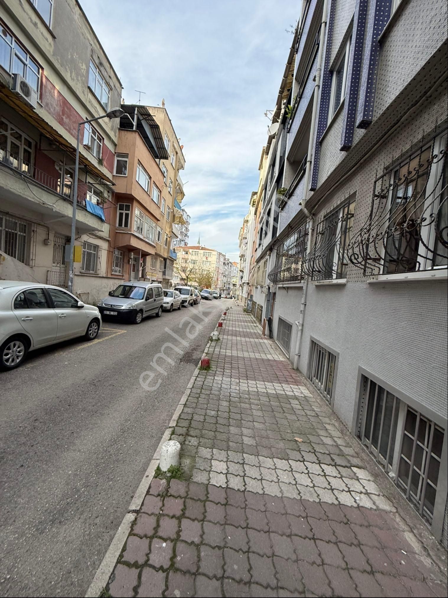 Ciftlik Mahallesinde Satılık Temiz Daire