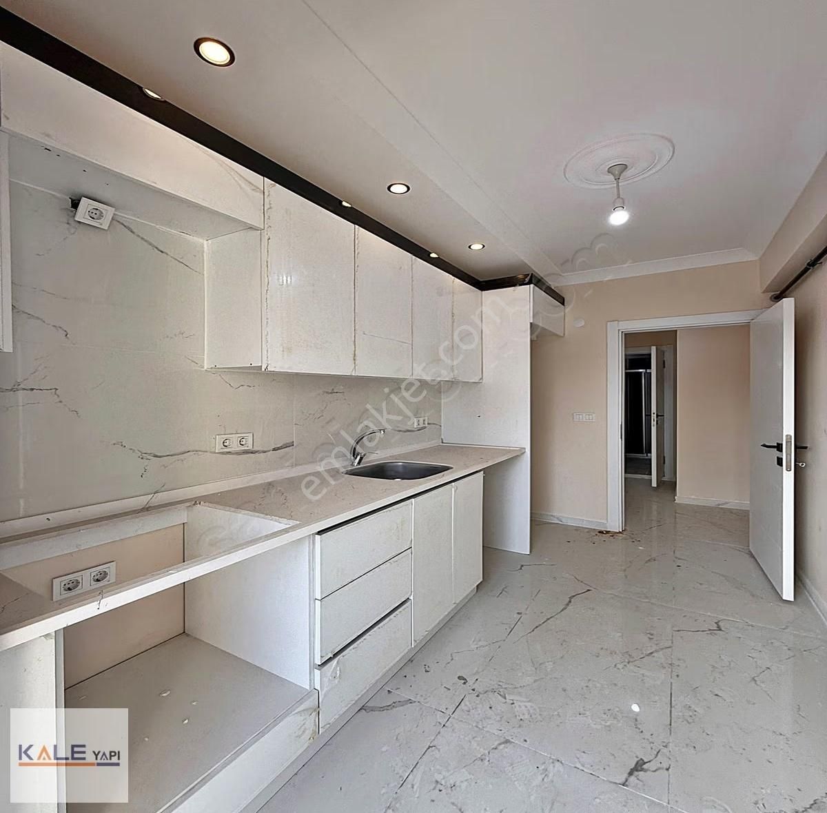 Bahçeşehir Lokasyonunda Satılık Sıfır 3+1 Daire - Görsel 21