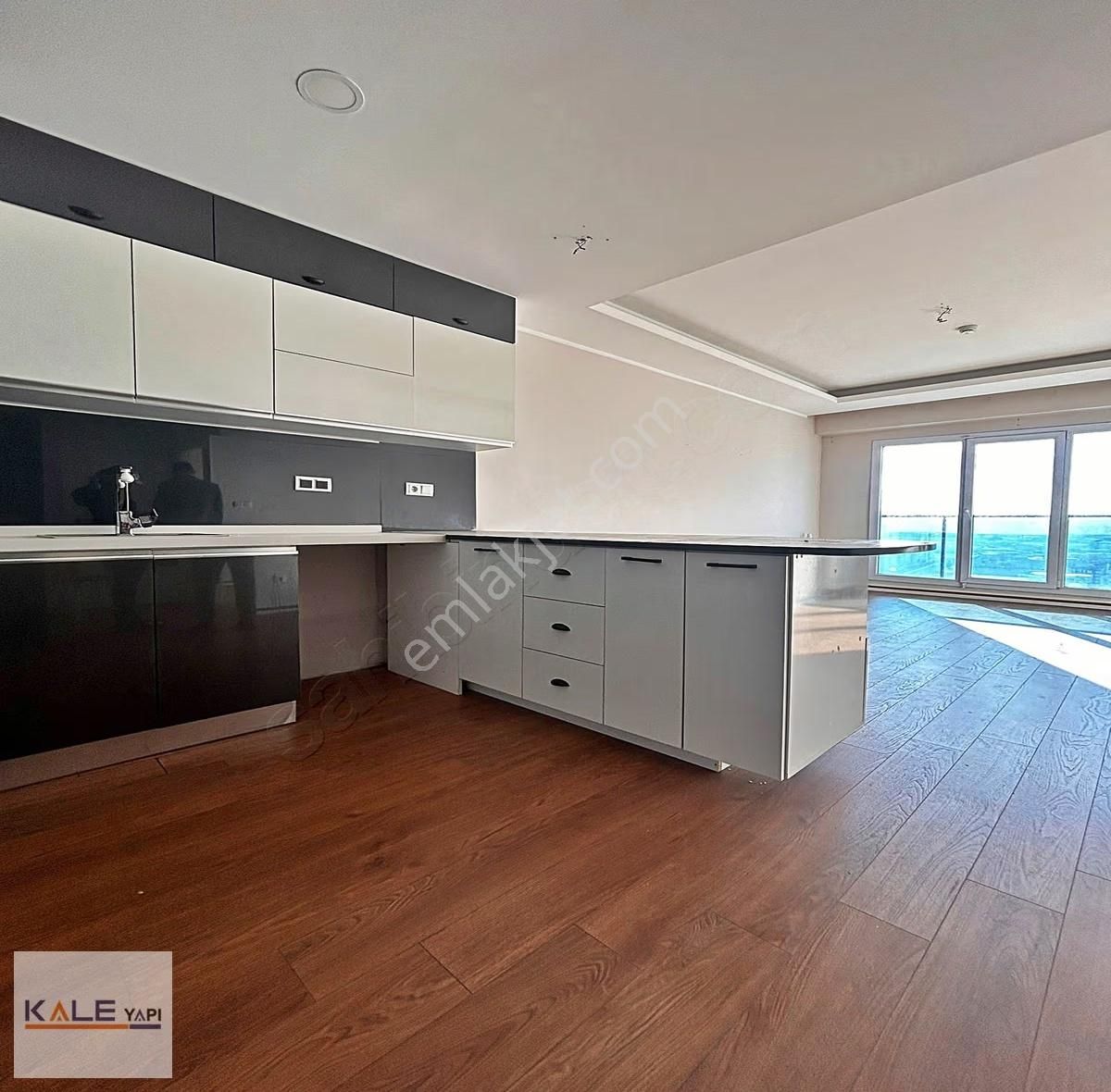 Bahçeşehir Lokasyonlu 1+1 Satılık Fırsat Daire - Görsel 24