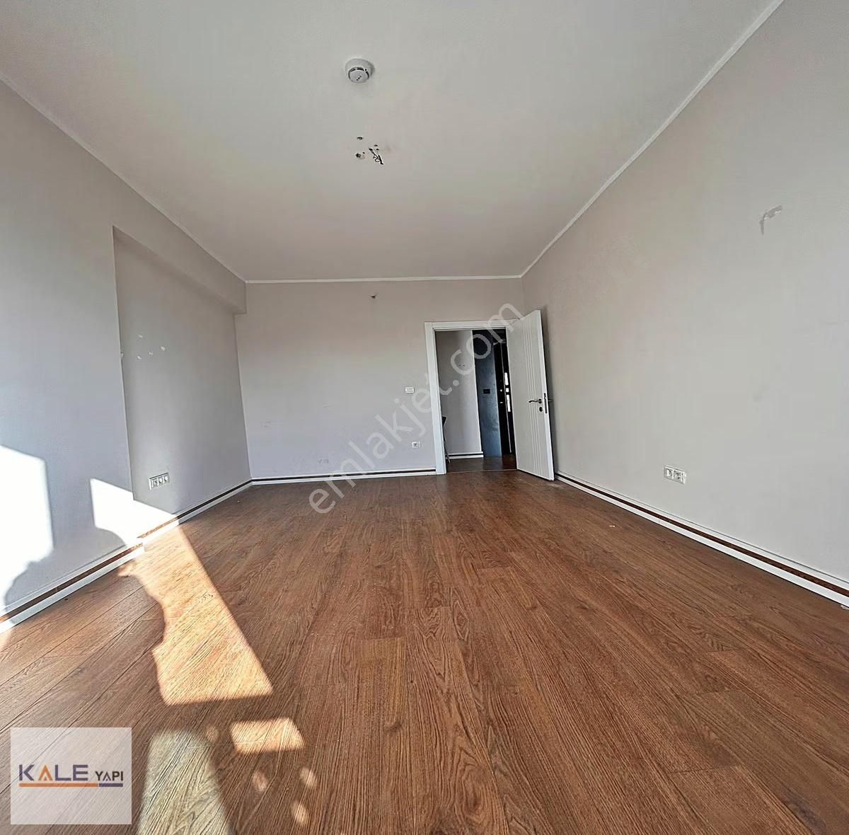 Bahçeşehir Lokasyonlu 1+1 Satılık Fırsat Daire - Görsel 15