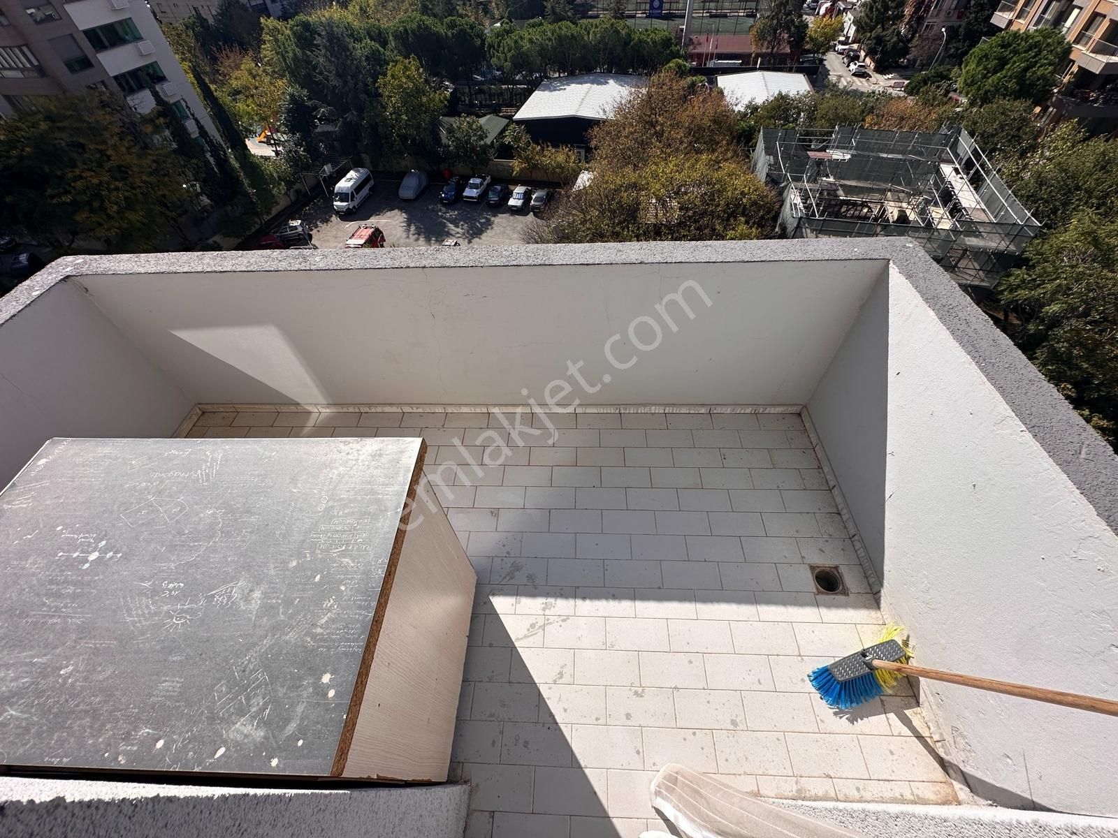 Tamiş'den Göztepe'de Cadde Üzerinde 3 Cepheli Çok Ferah7.kat 3+1 - Görsel 4