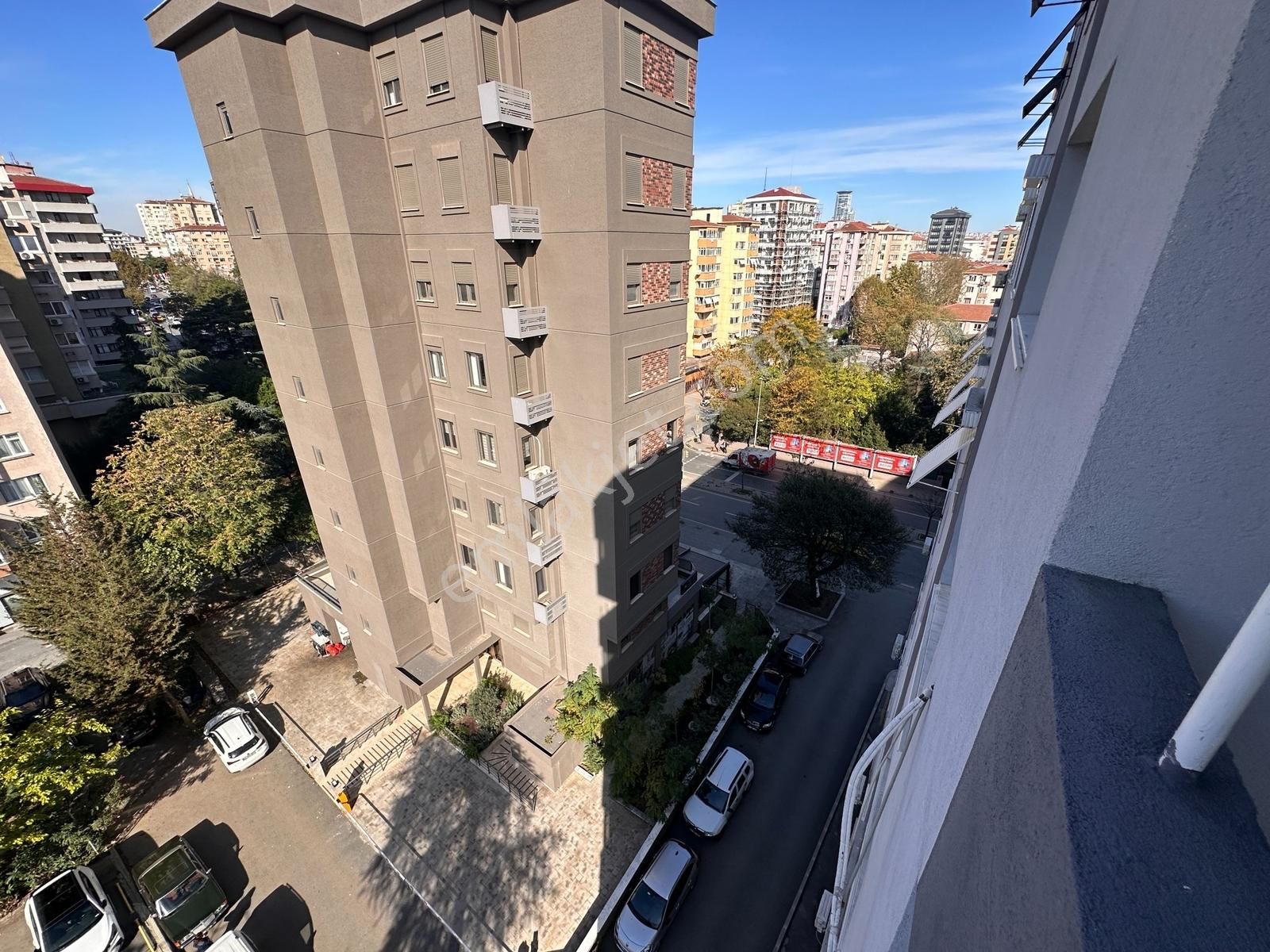 Tamiş'den Göztepe'de Cadde Üzerinde 3 Cepheli Çok Ferah7.kat 3+1 - Görsel 7