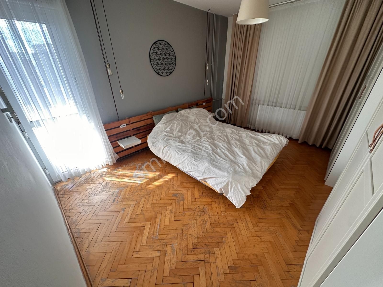 Tamiş'den Göztepe'de Cadde Üzerinde 3 Cepheli Çok Ferah7.kat 3+1 - Görsel 32