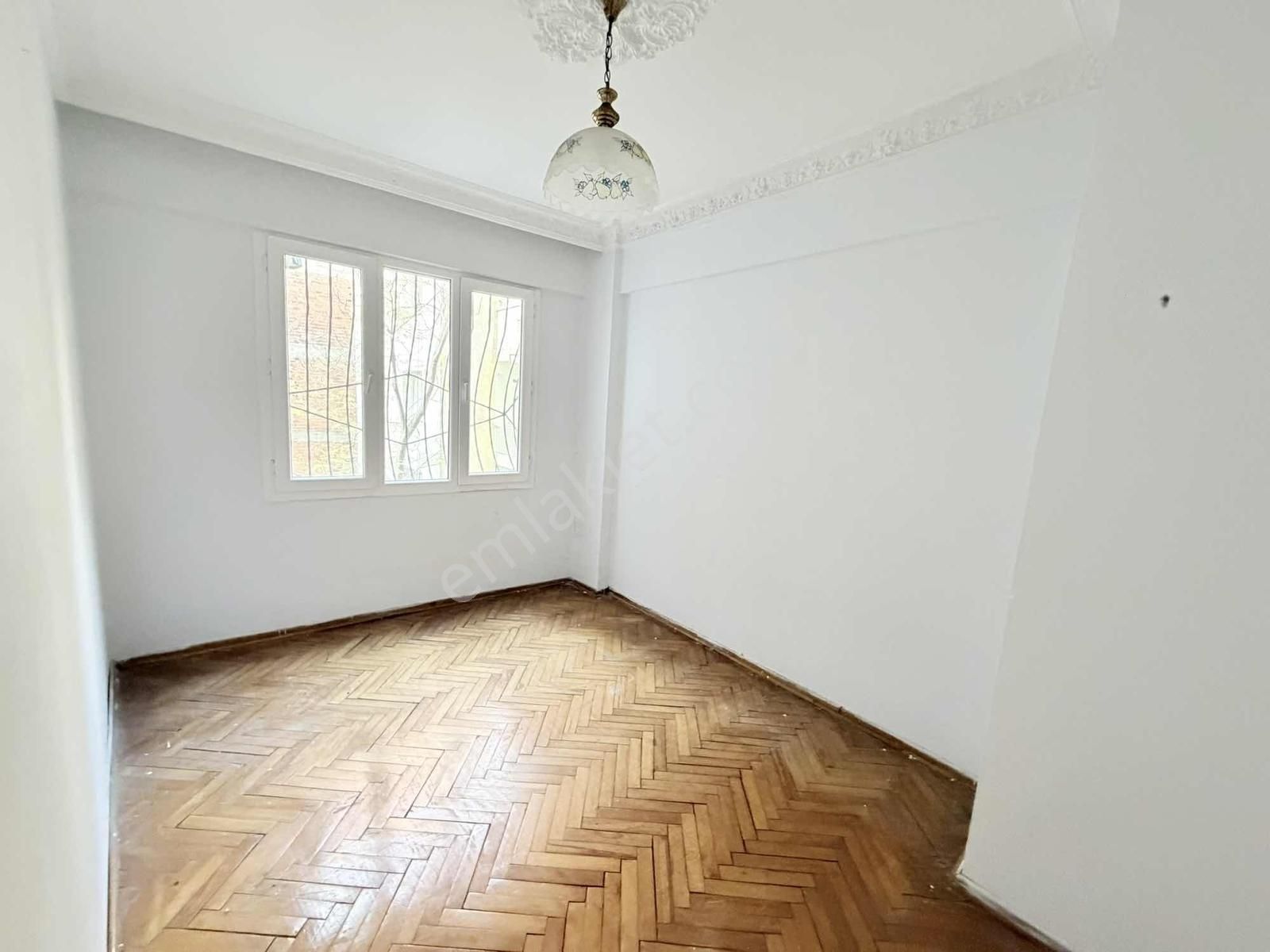 Tarihi Asansör Yakını 3+1 115 M2 Arakat Bakımlı Fırsat Daire - Görsel 11