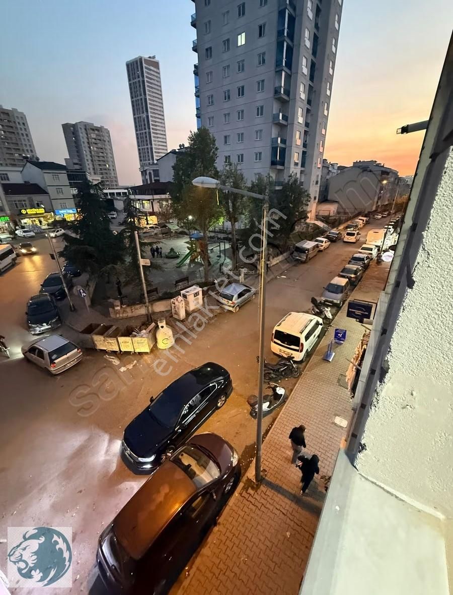 Orhangazi Mahalle Meydanda Satılık 2+1 Arakat 100m2 Harika Daire