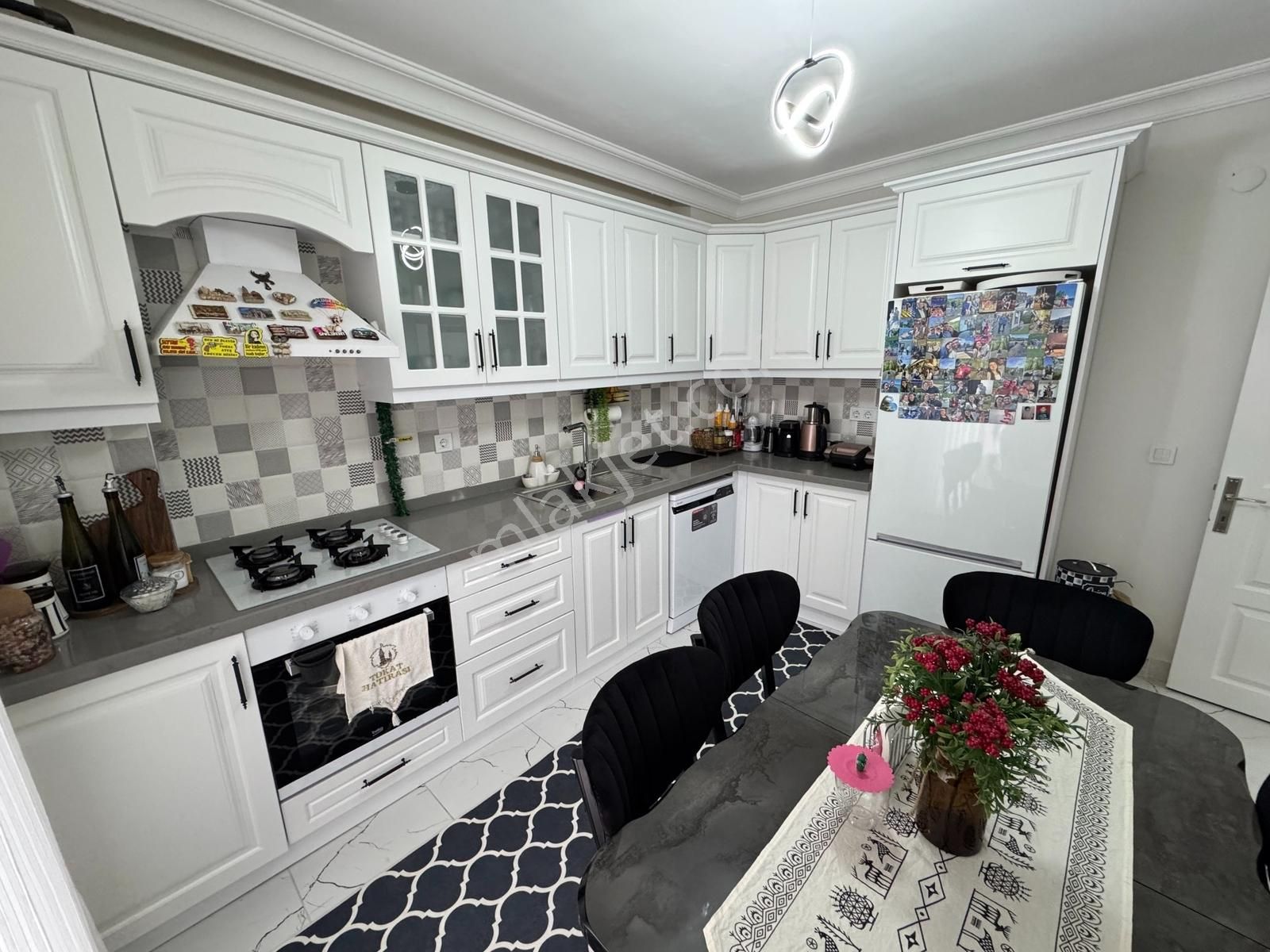 Silivri Mimar Sinan Mah. 2+1 Yüksek Giriş Yeni Bina Bakımlı - Görsel 2