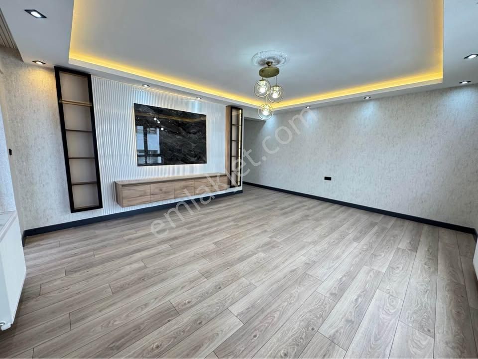 Beylikdüzü Cumhuriyet Mh. Metrobüse Yakın 5 Dk Mesafede 2+1 Daire.. - Görsel 2