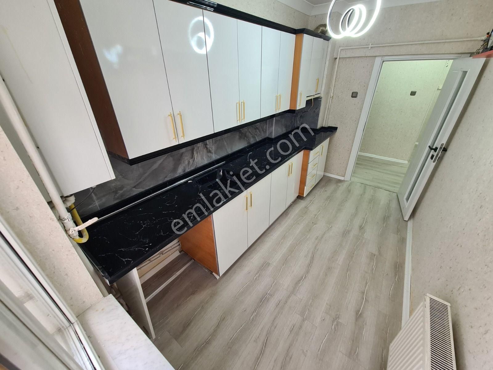 Etlik Kıvrımlı Sokak Arakatta Full Yapılı Ön Cephe 3+1 Daire - Görsel 10