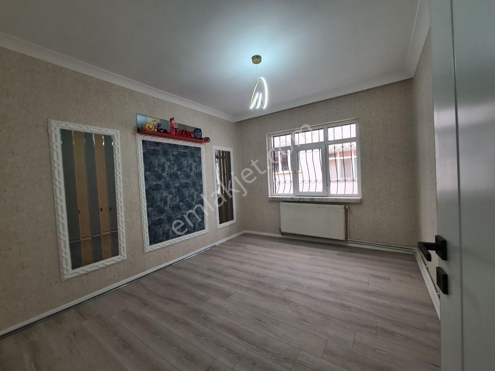 Etlik Kıvrımlı Sokak Arakatta Full Yapılı Ön Cephe 3+1 Daire - Görsel 23