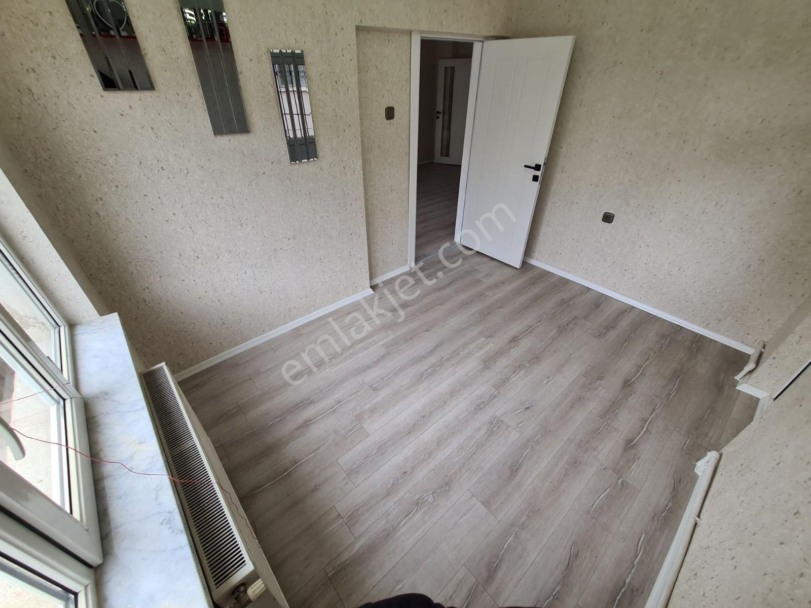 Etlik Kıvrımlı Sokak Arakatta Full Yapılı Ön Cephe 3+1 Daire - Görsel 19