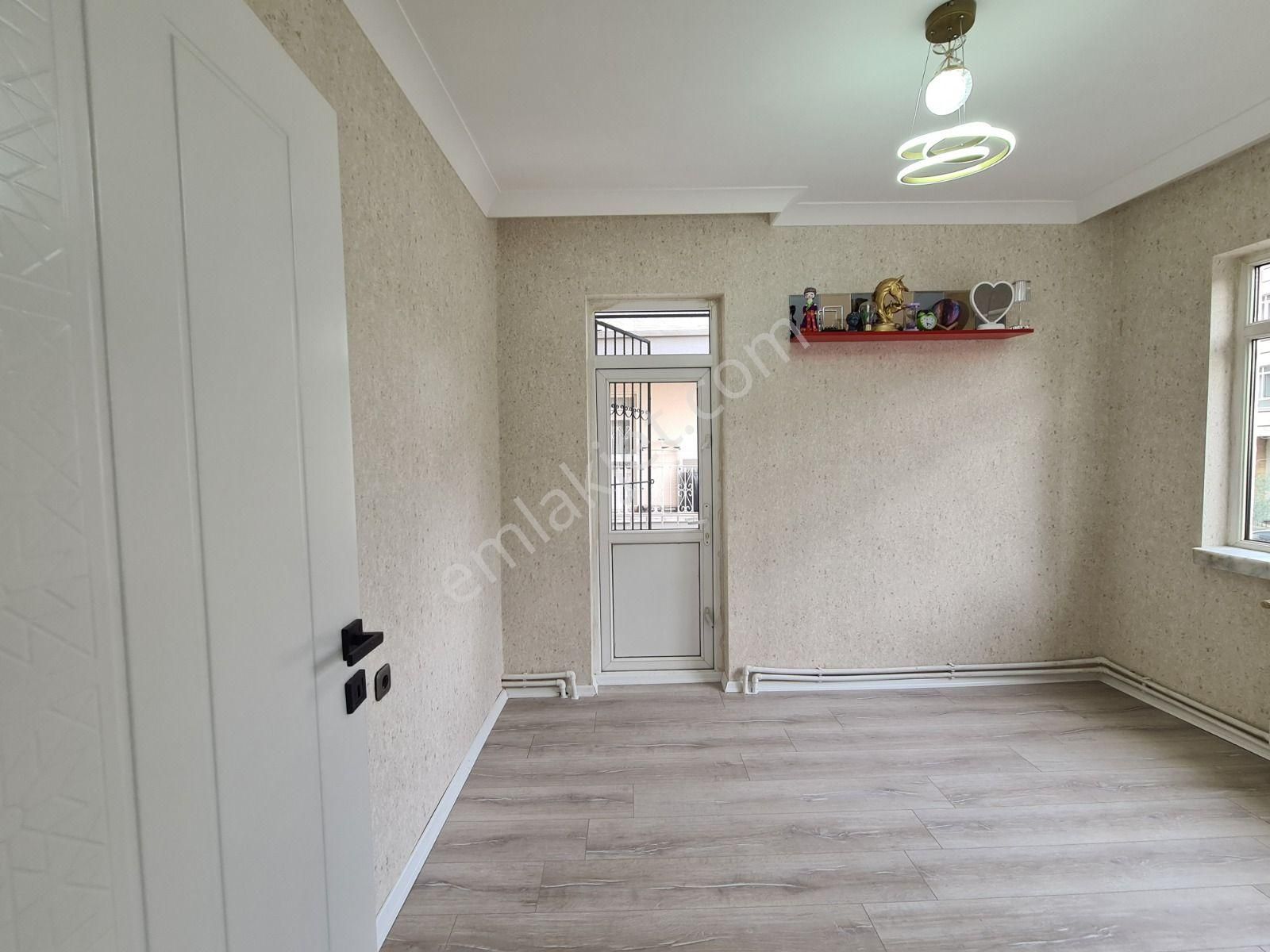 Etlik Kıvrımlı Sokak Arakatta Full Yapılı Ön Cephe 3+1 Daire - Görsel 15