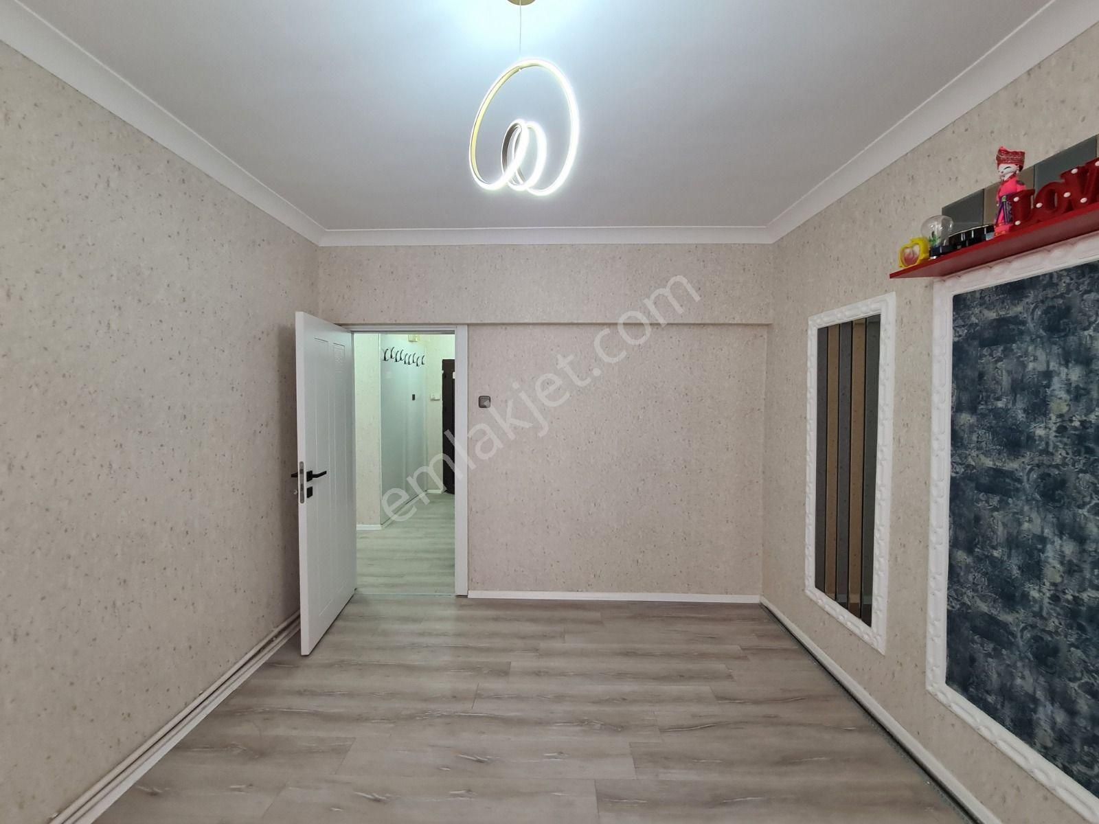 Etlik Kıvrımlı Sokak Arakatta Full Yapılı Ön Cephe 3+1 Daire - Görsel 26