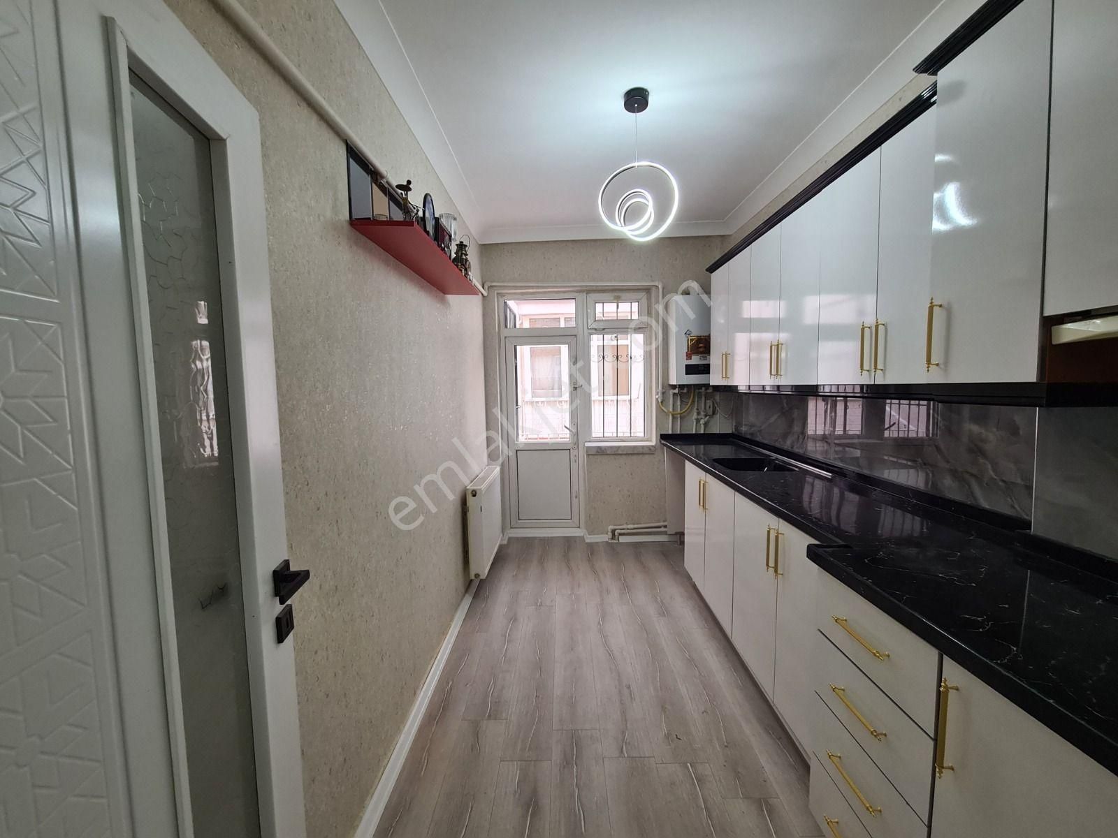 Etlik Kıvrımlı Sokak Arakatta Full Yapılı Ön Cephe 3+1 Daire - Görsel 6