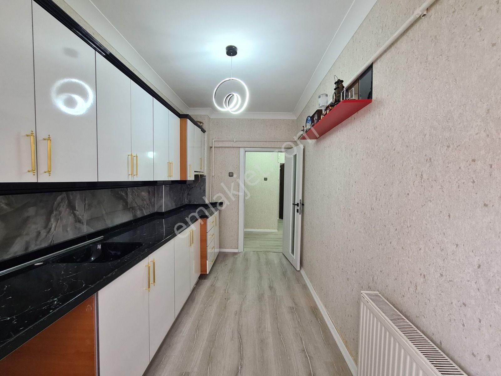 Etlik Kıvrımlı Sokak Arakatta Full Yapılı Ön Cephe 3+1 Daire - Görsel 9