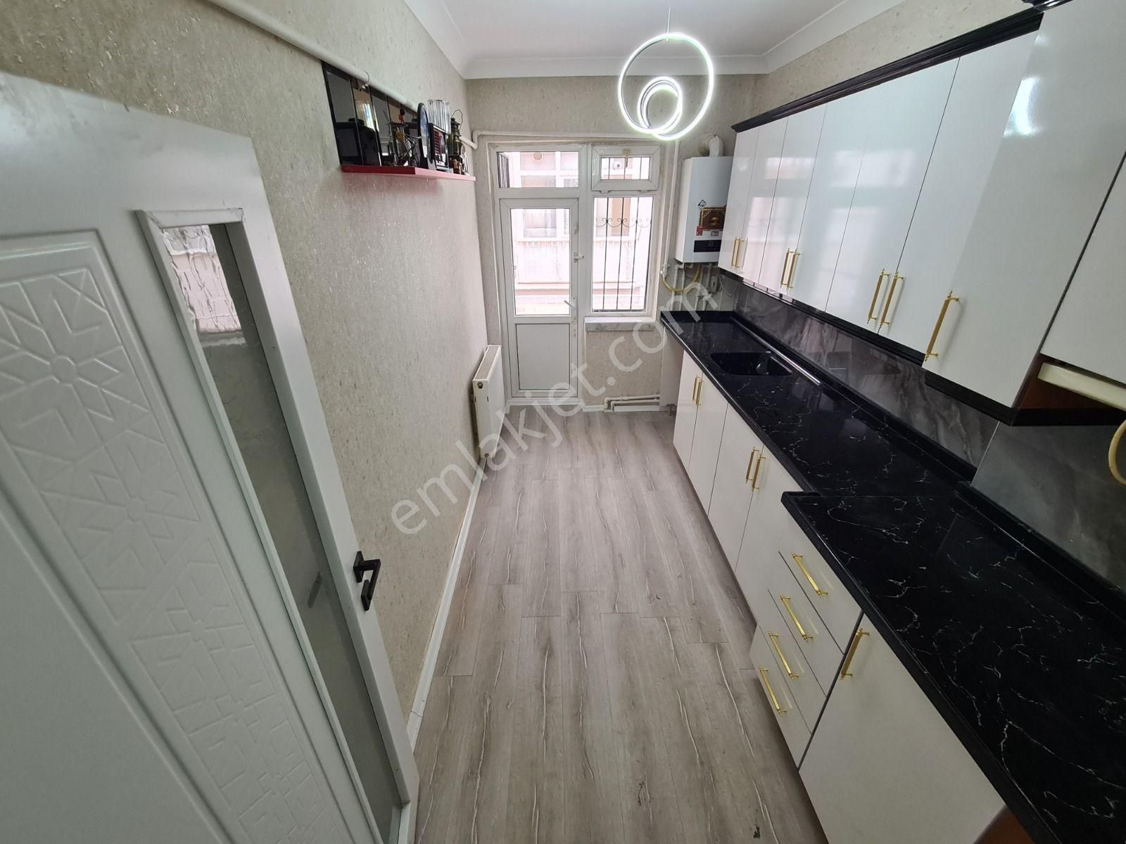 Etlik Kıvrımlı Sokak Arakatta Full Yapılı Ön Cephe 3+1 Daire - Görsel 8