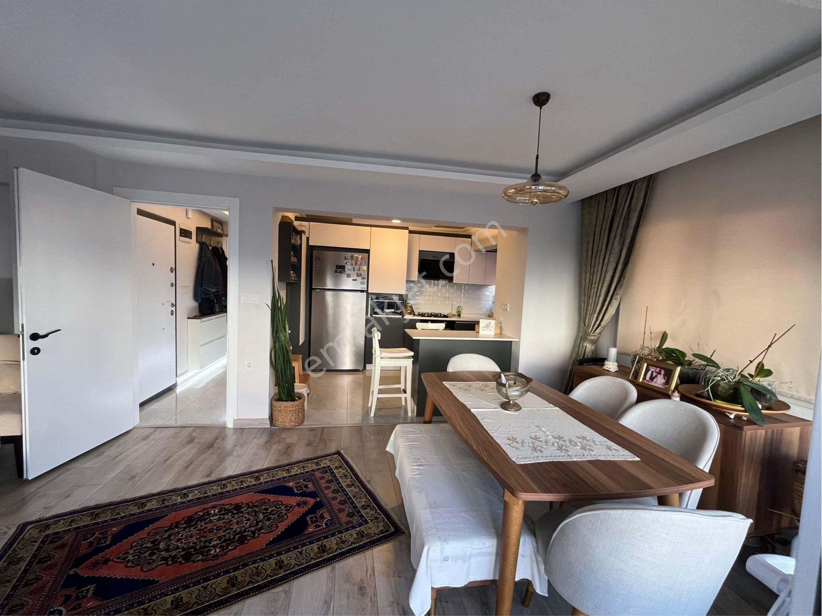 Marina'da Deniz Manzaralı 3+1 Tadilatlı Masrafsız Satılık Daire - Görsel 6