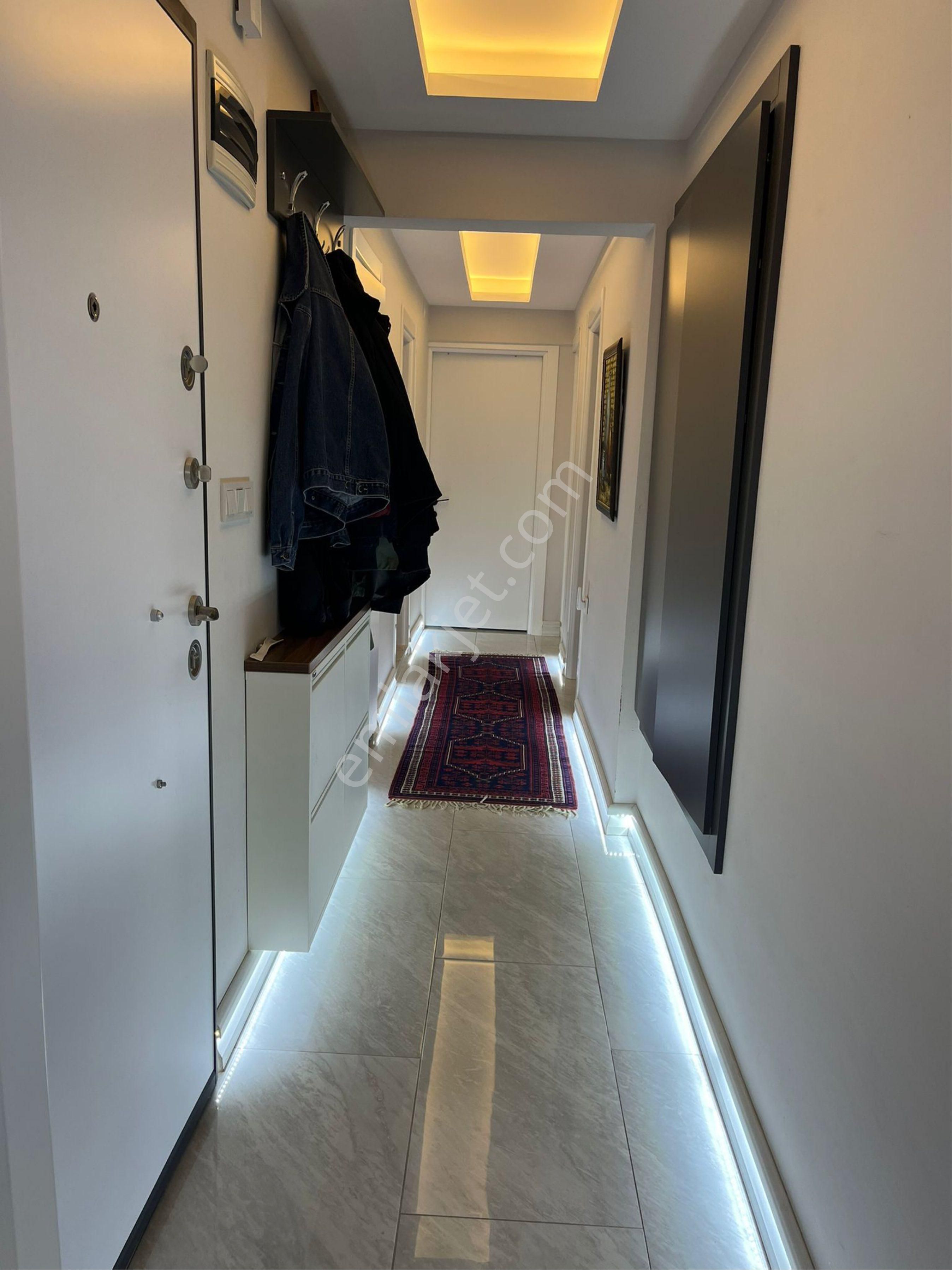 Marina'da Deniz Manzaralı 3+1 Tadilatlı Masrafsız Satılık Daire - Görsel 16