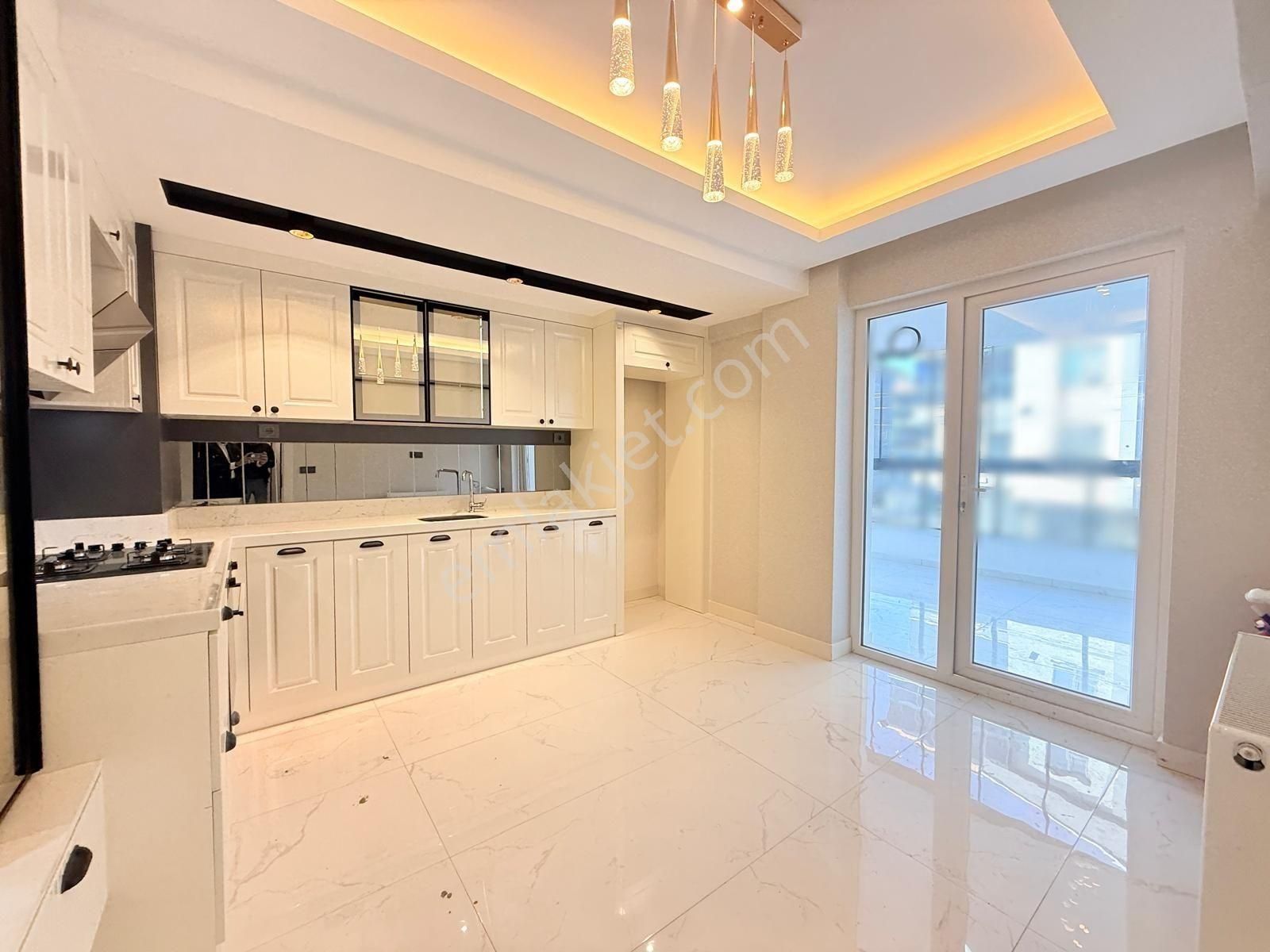 Yıldız'dan Bölgenin İncisi !! Park Cephe Ara Kat 3+1 Fırsatı !! - Görsel 7