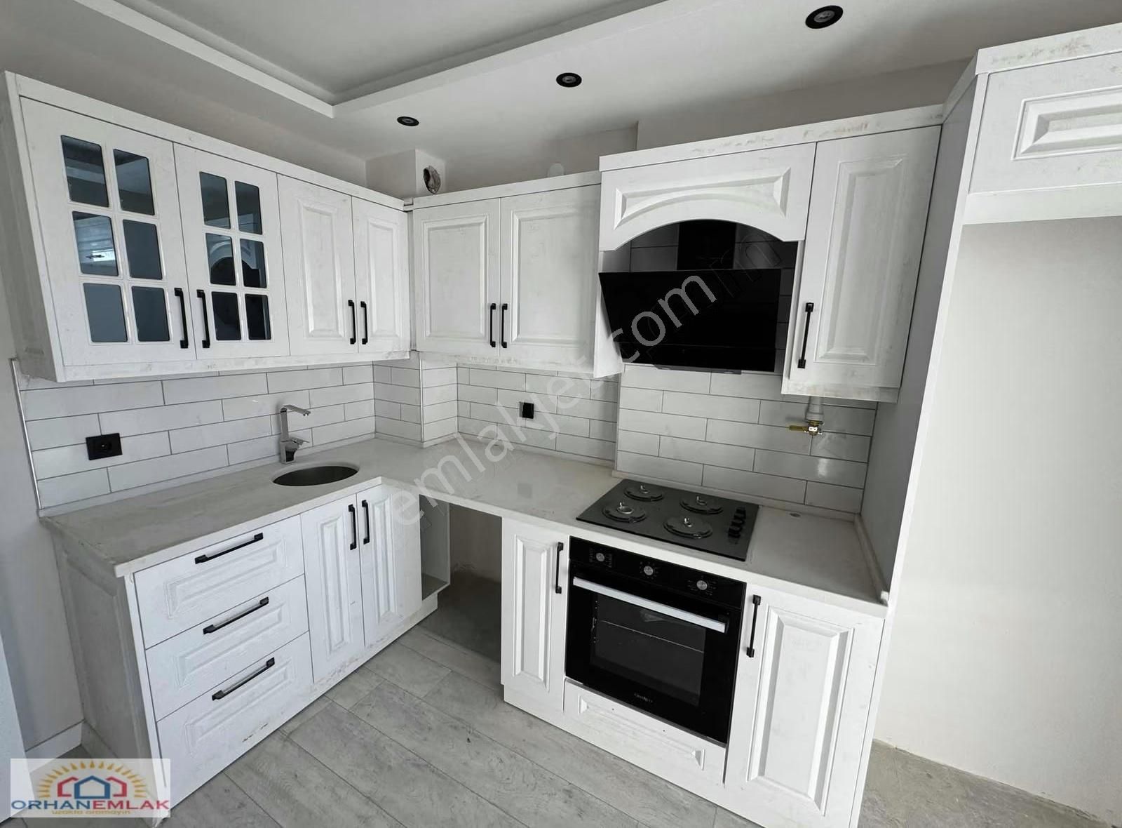 Orhan Emlak'tan Muradiye Mah. 3+1 Ara Kat Site İçerisinde Daire - Görsel 26