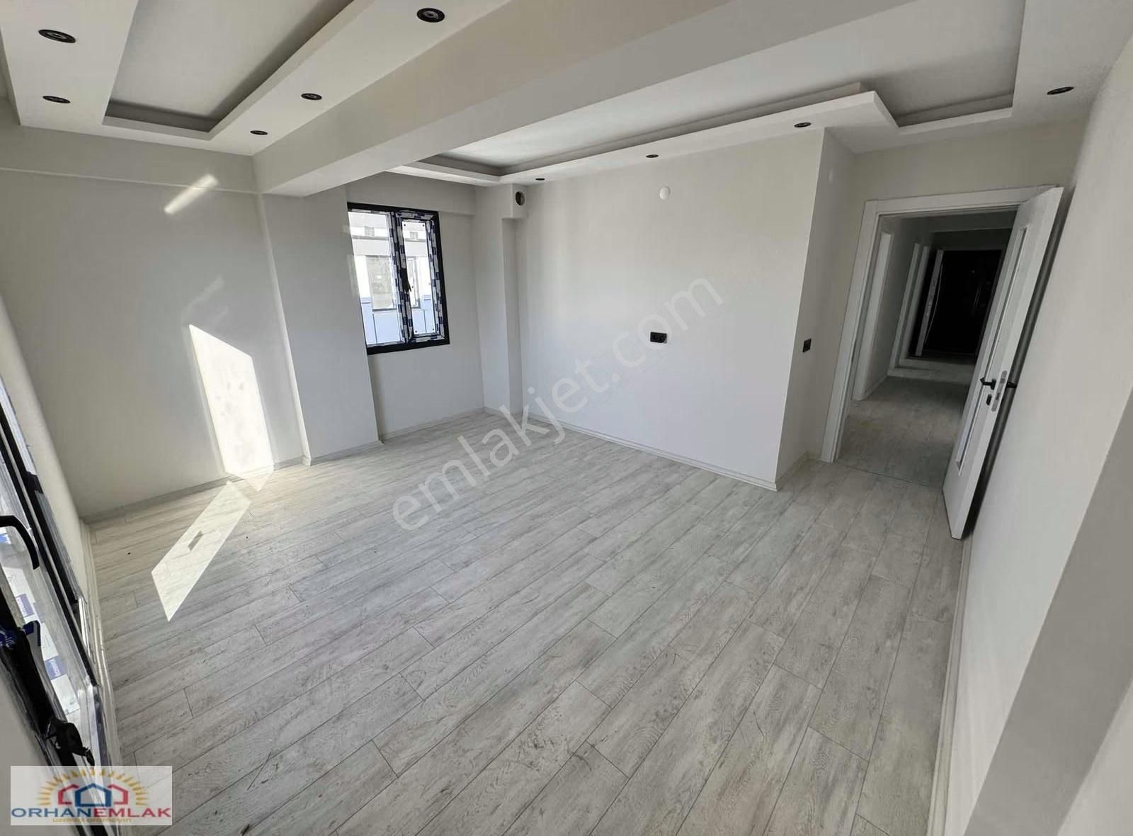 Orhan Emlak'tan Muradiye Mah. 3+1 Ara Kat Site İçerisinde Daire - Görsel 2