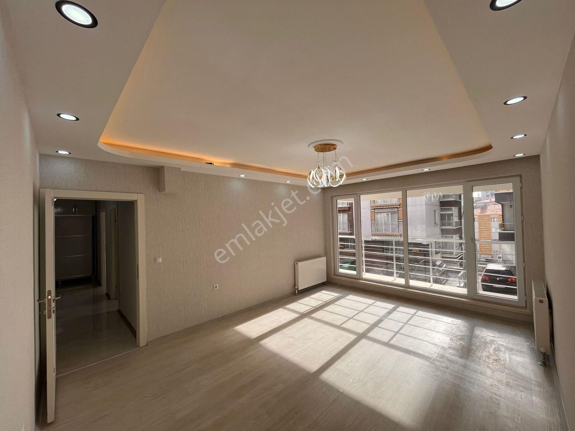 Keçiörende Full Yapılı Ebeveyn Banyolu 3+1 Daire