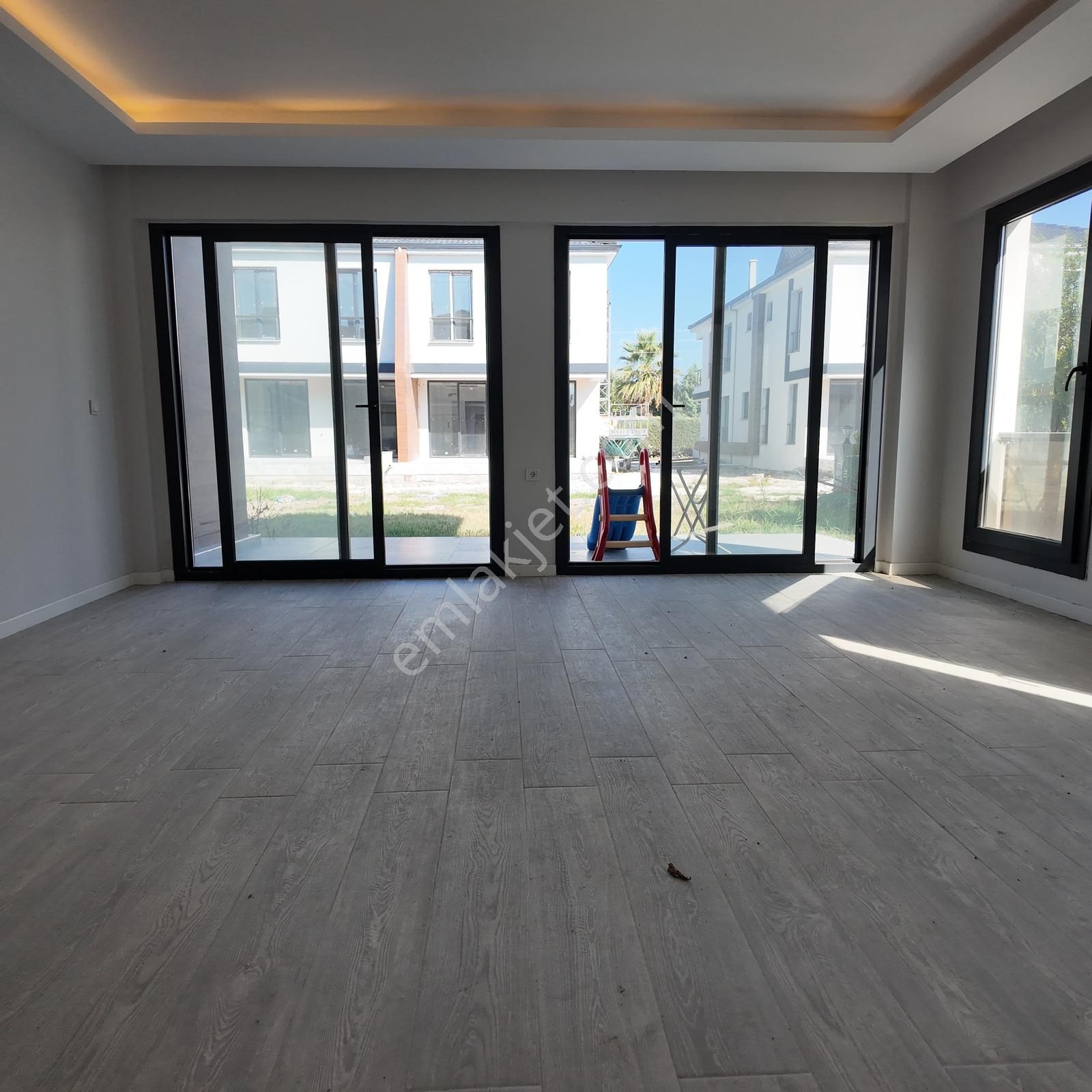 Medar Siteler Bölgesinde Kusursuz Sıfır 4+1 Havuzlu 176 M2 Villa - Görsel 15