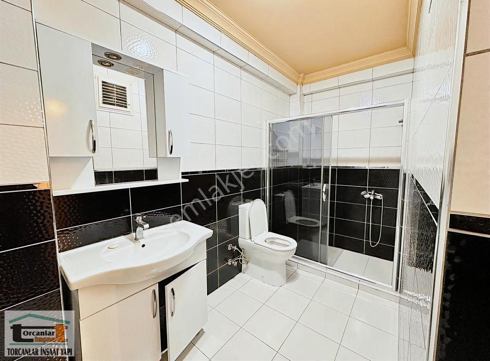 Büyükçekmece Celaliye Mahallesinde Köy İçinde Kiralık 2+1 - Görsel 9