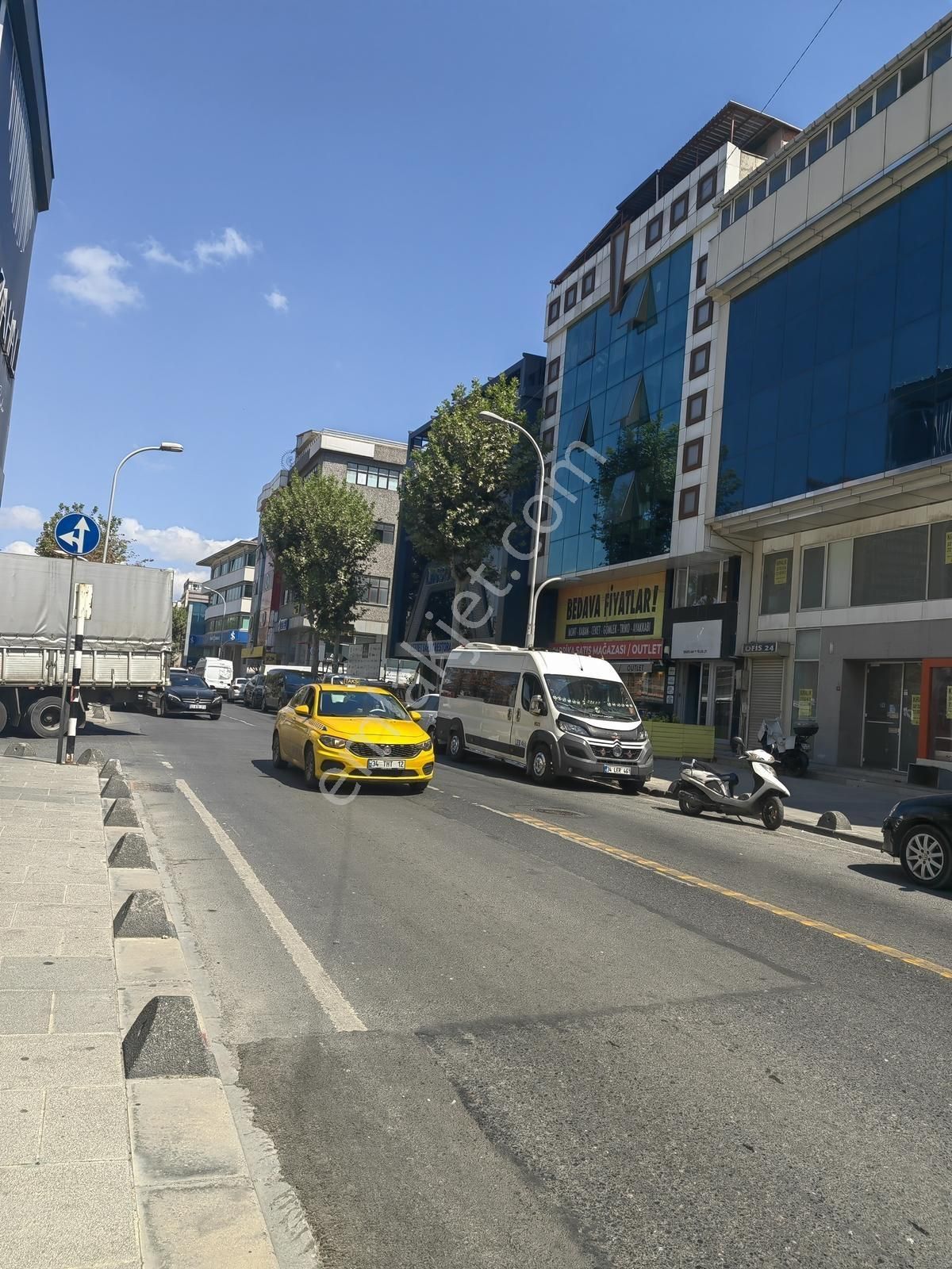 Bağcılar 15 Temmuz Mah Kiralık 250 M2 Cadde Üzeri 3.kat İşyeri - Görsel 8