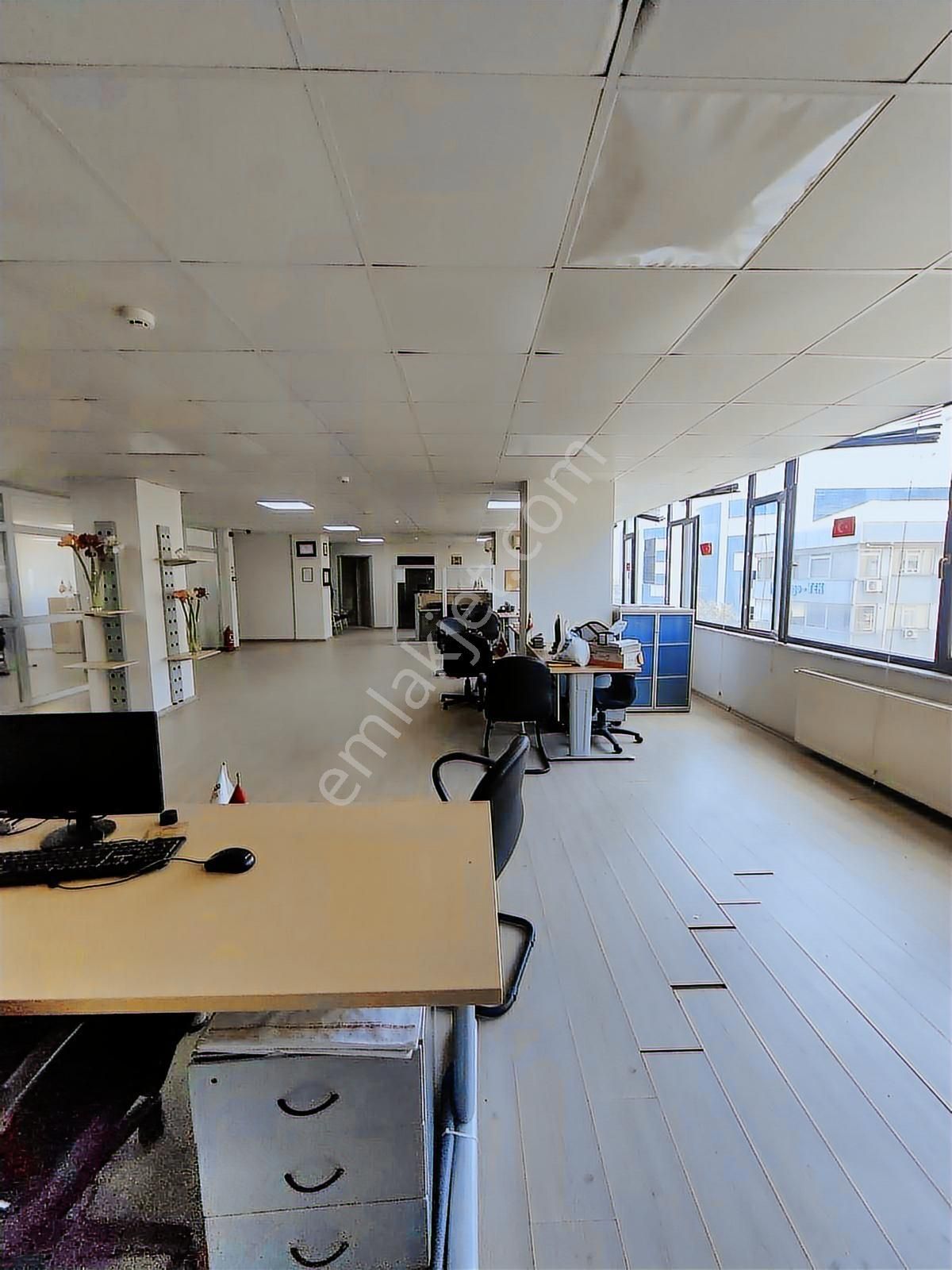 Bağcılar 15 Temmuz Mah Kiralık 250 M2 Cadde Üzeri 3.kat İşyeri - Görsel 13