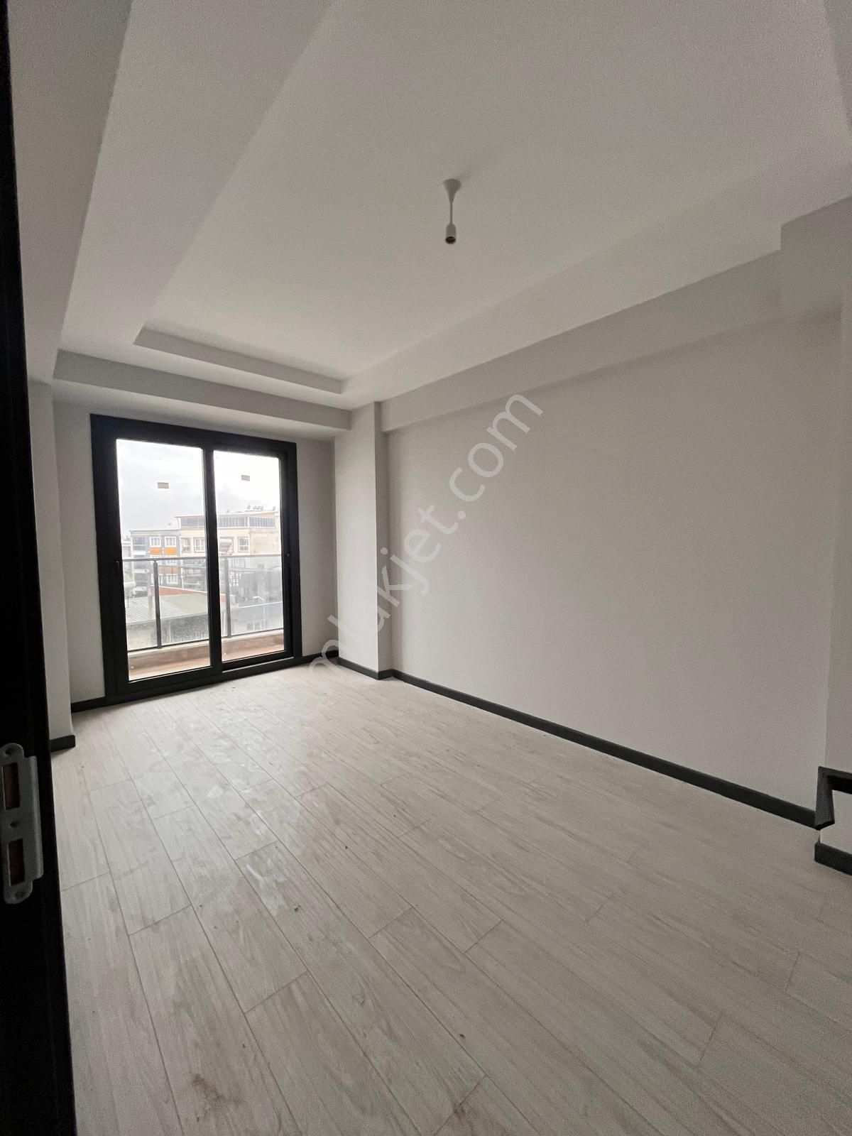 Lüx İşçilikli Oturuma Hazır Çook Geniş 3+1 Daire