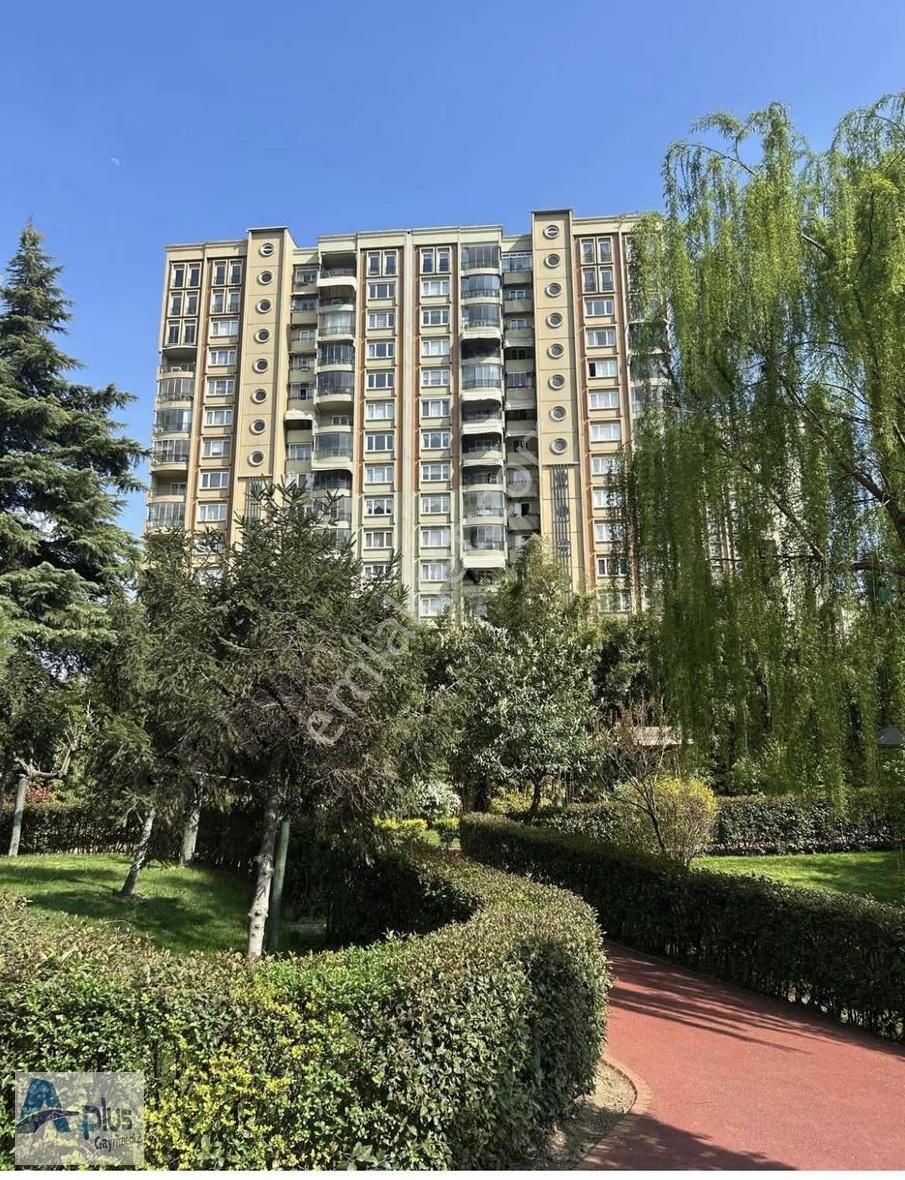 Atakent Mah.avrupa 1 Konutlaırıda Satılık 1+1 Daire 71 M2