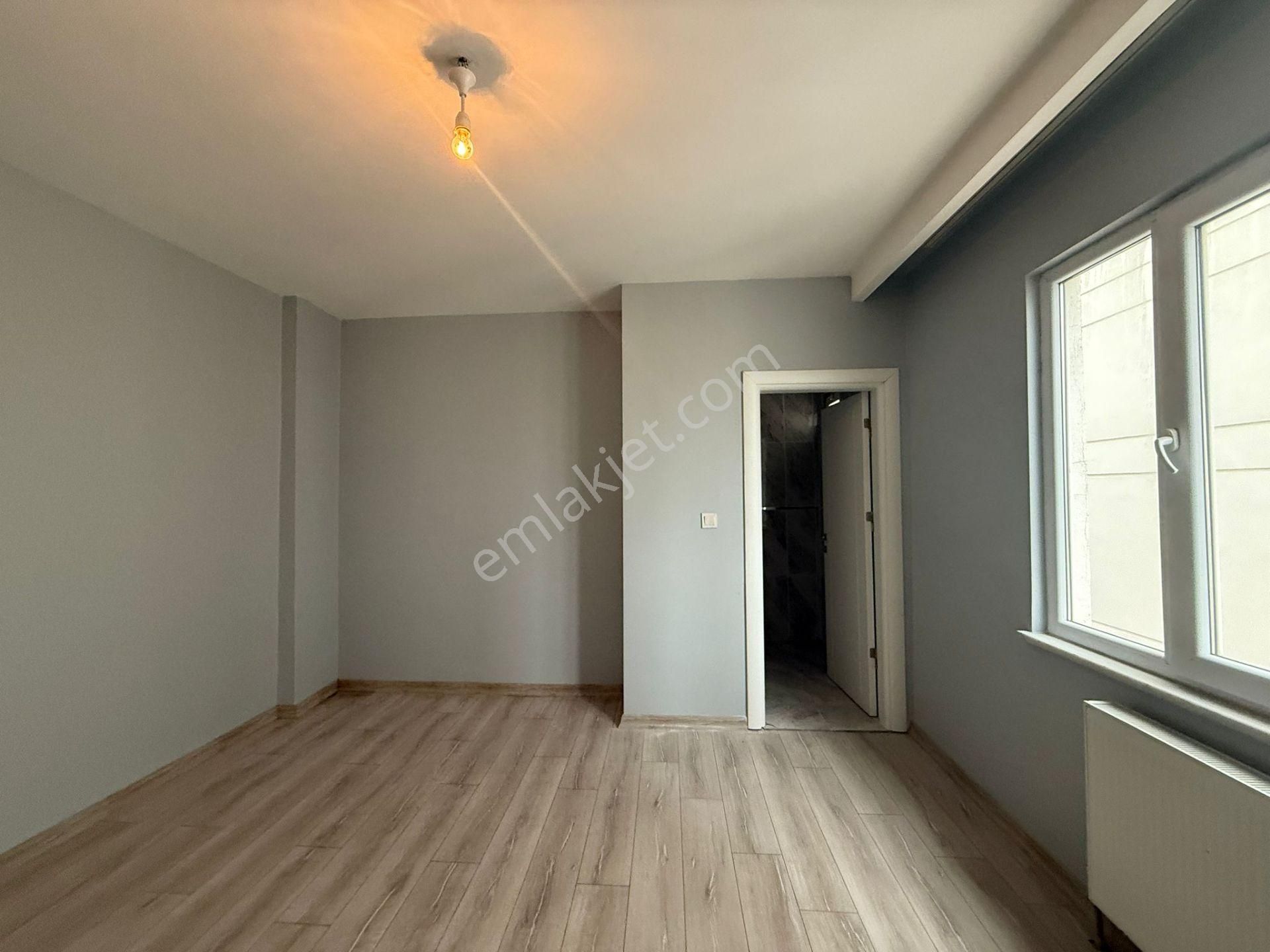 Akyüz Gayrimenkul Den; Merkezı Konumda Iskanlı,kombılı ,çıft Banyolu Satılık 3+1 Daire - Görsel 21