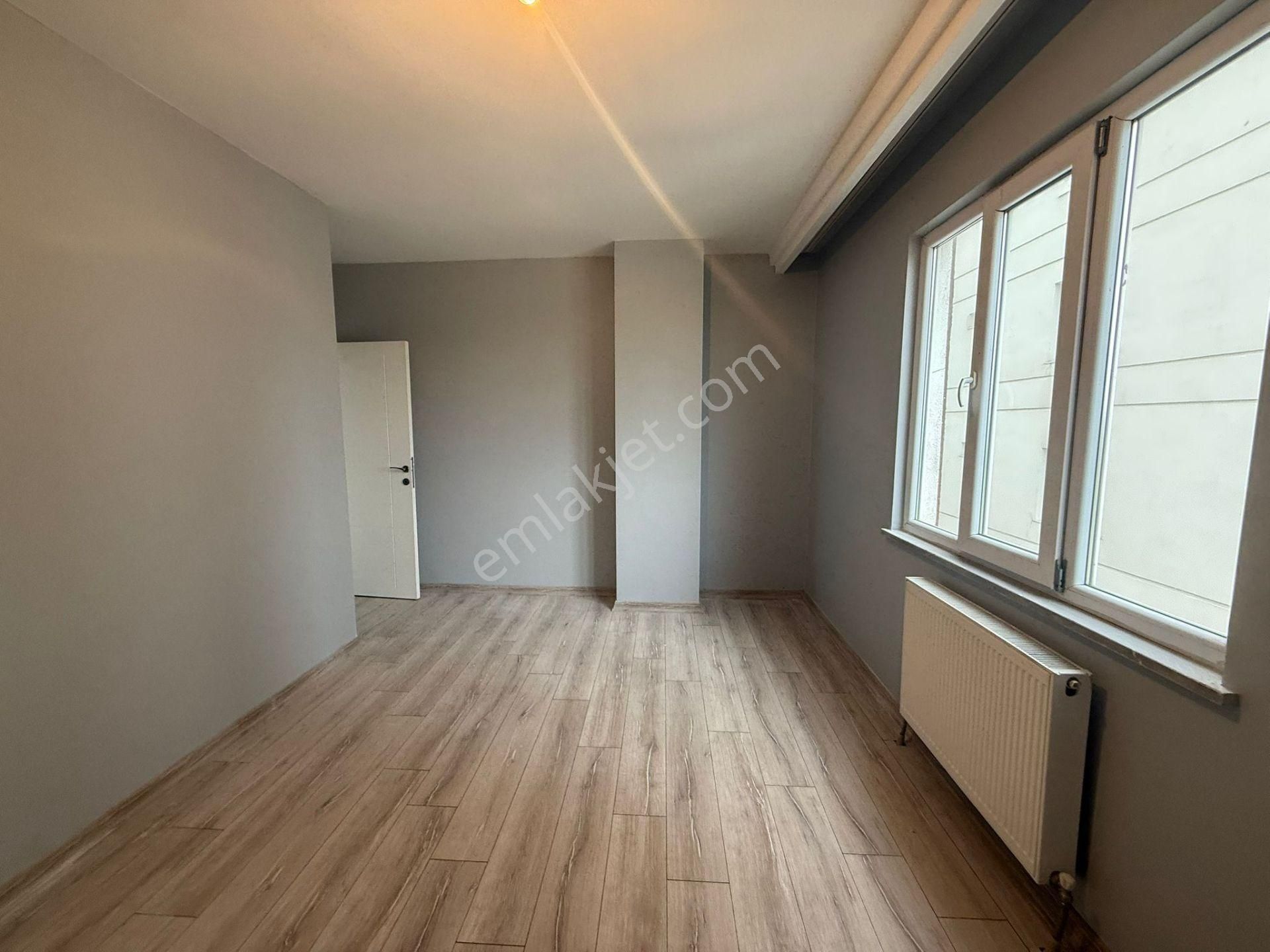 Akyüz Gayrimenkul Den; Merkezı Konumda Iskanlı,kombılı ,çıft Banyolu Satılık 3+1 Daire - Görsel 25